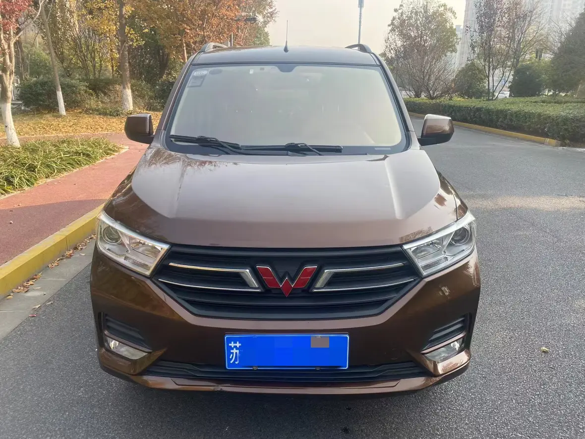 Wuling Hongguang  из Китая