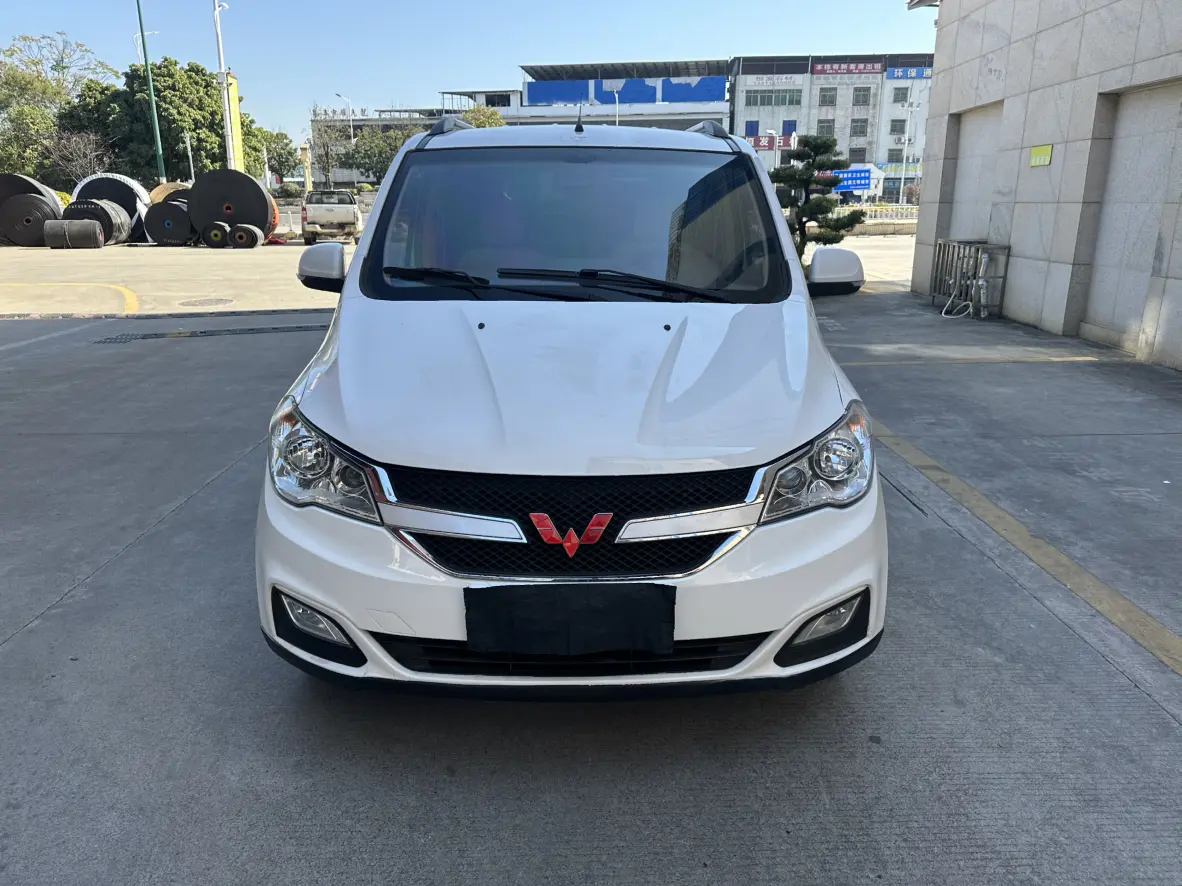 Wuling Hongguang  из Китая