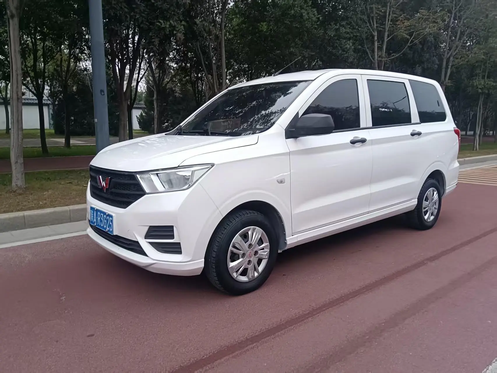 Wuling Hongguang  из Китая