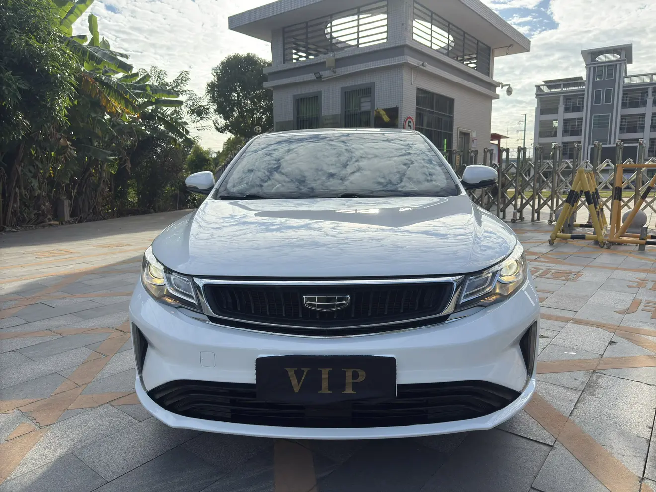 Geely Emgrand GL  из Китая