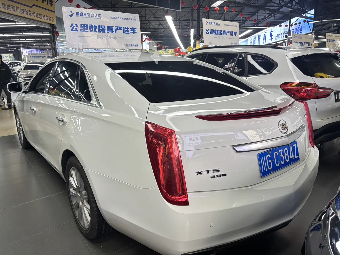 Cadillac XTS  из Китая