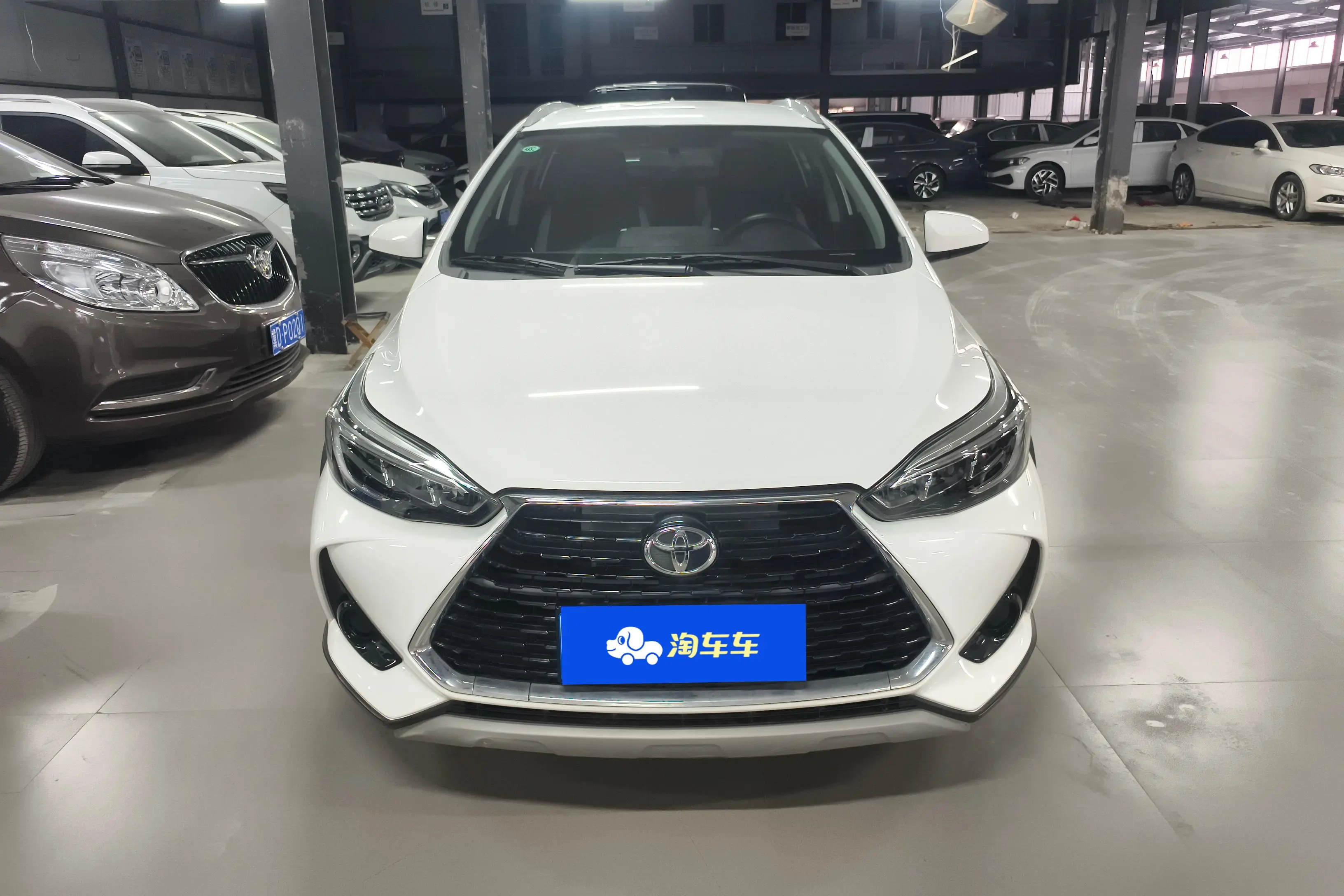 Toyota Yaris L  из Китая