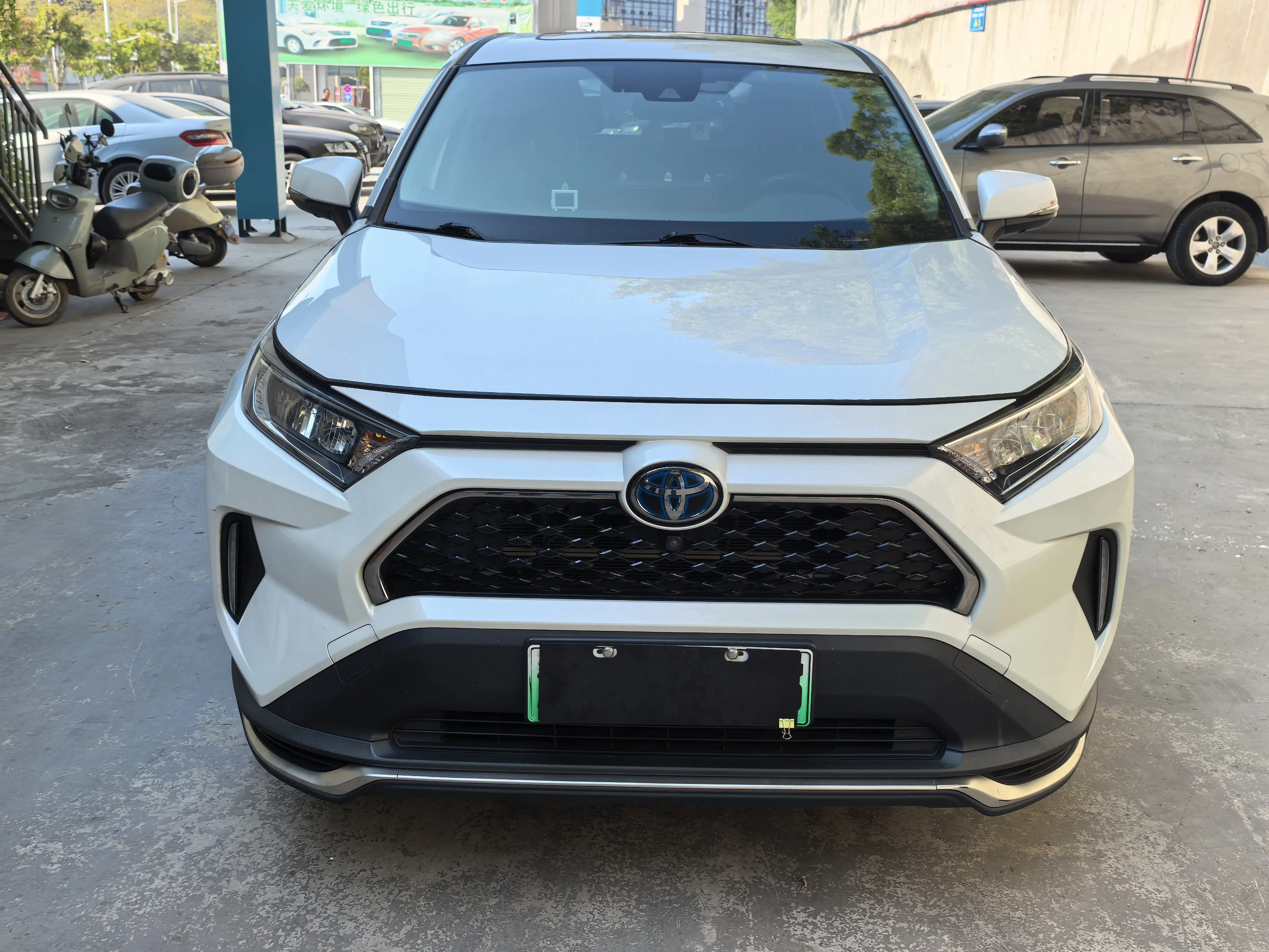 Toyota RAV4 Rongfang PHEV  из Китая