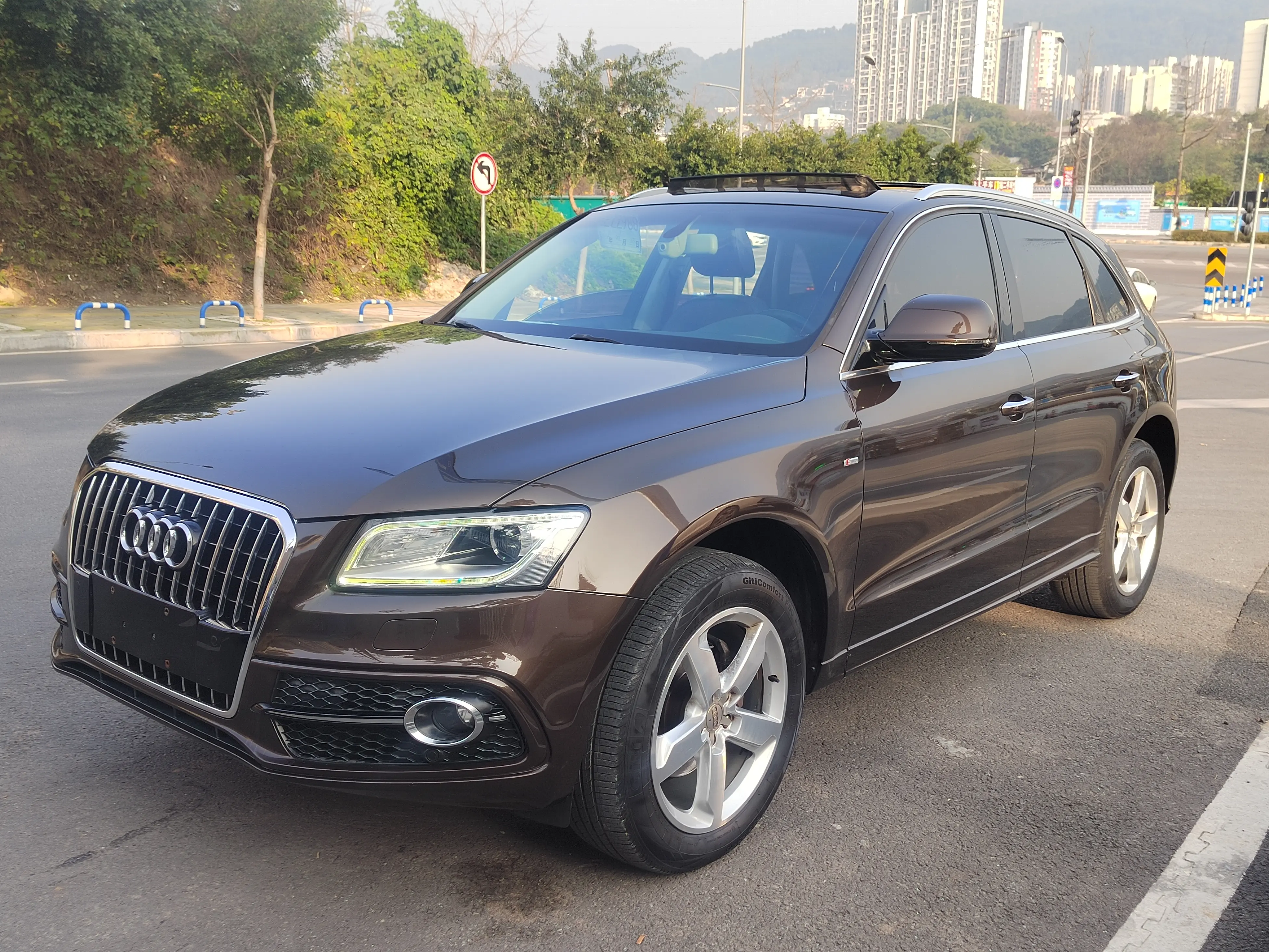 Audi Q5  из Китая