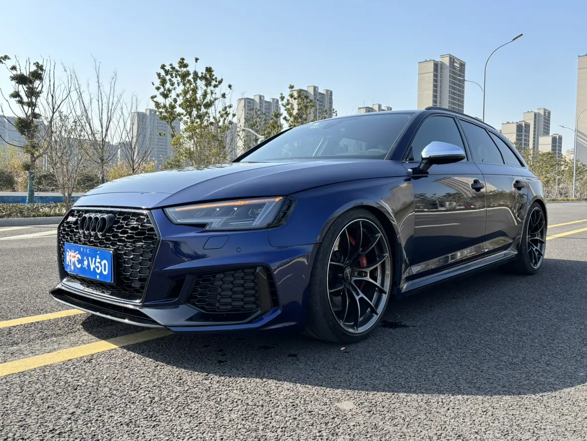 Audi RS 4  из Китая