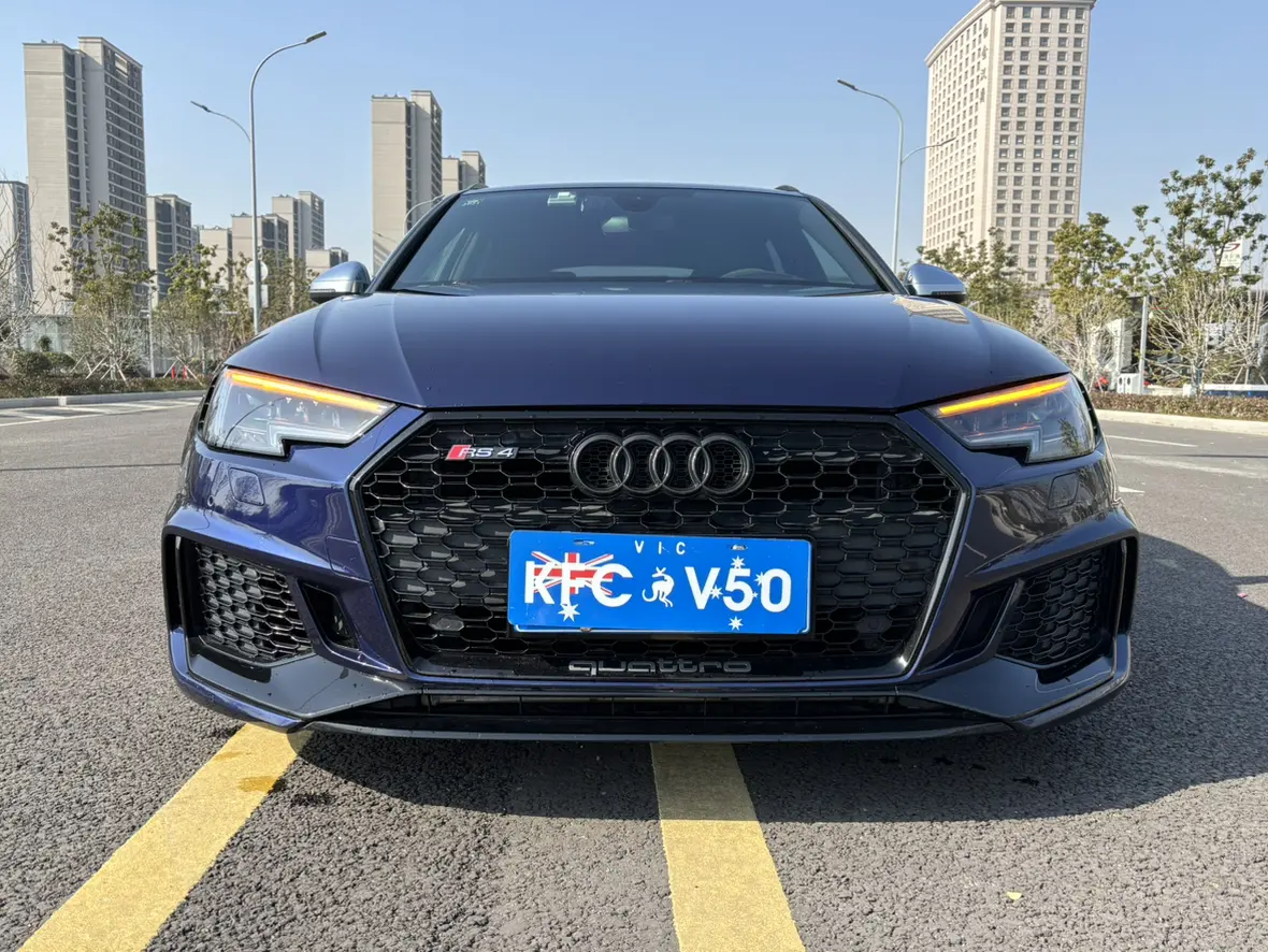 Audi RS 4  из Китая