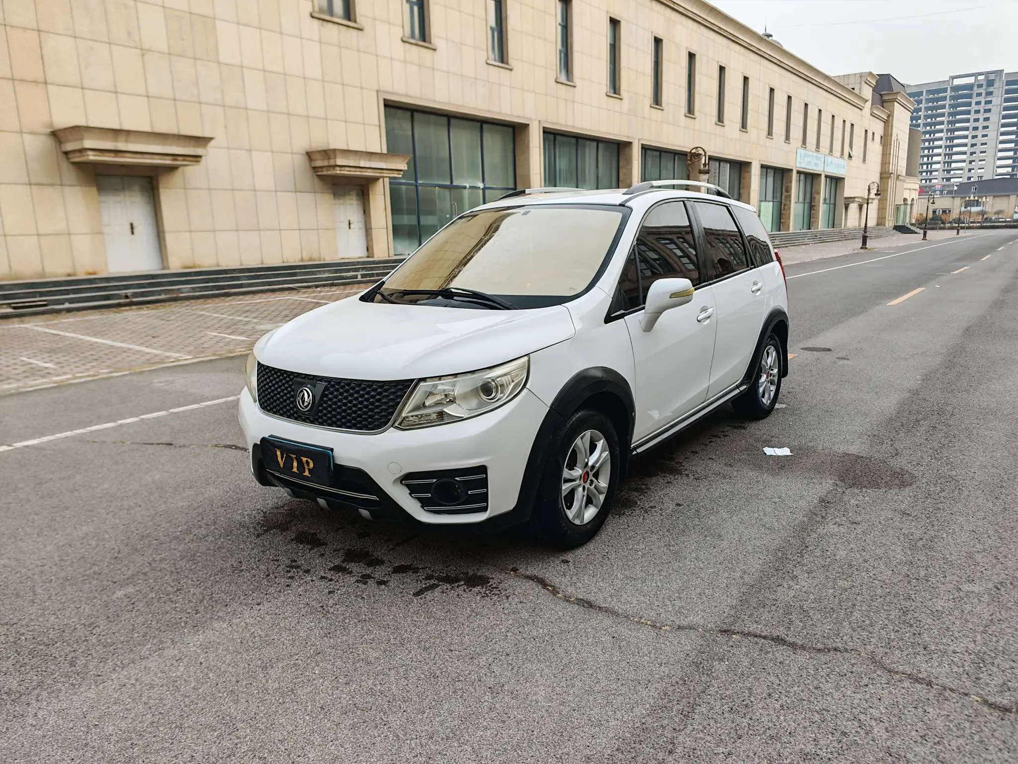 Forthing Jingyi X3  из Китая