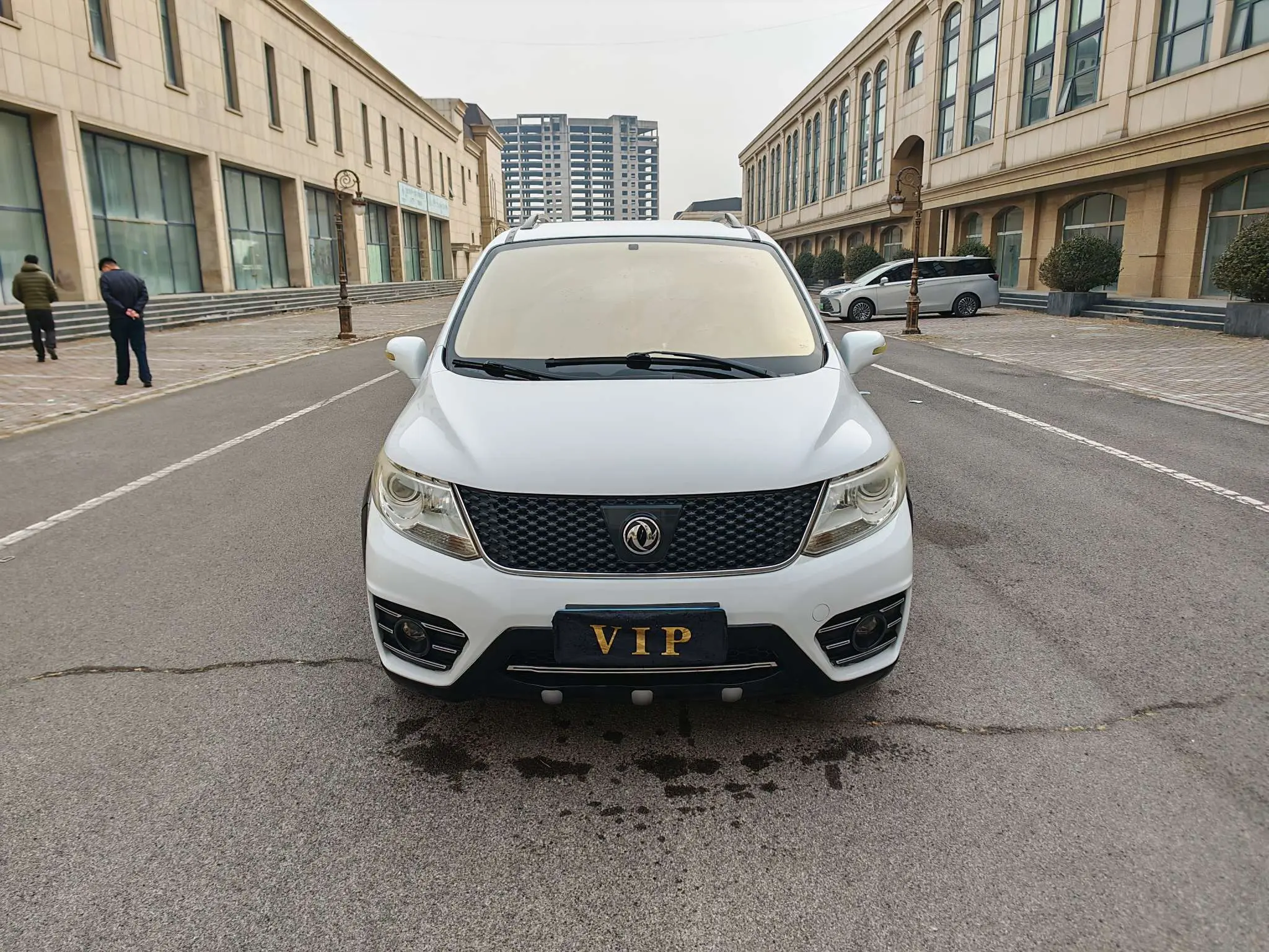 Forthing Jingyi X3  из Китая