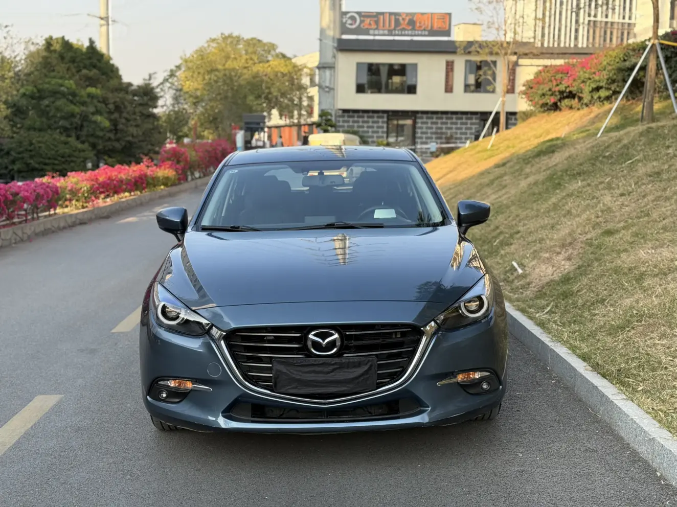 Mazda Axela (Mazda3)  из Китая