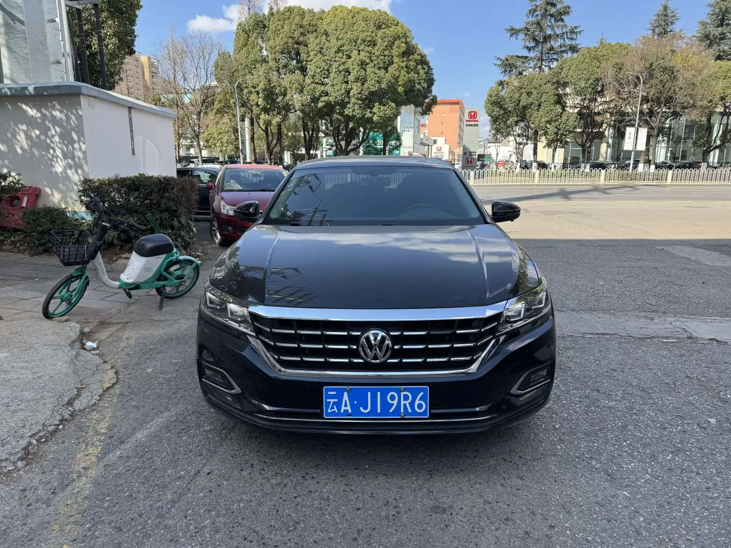 Volkswagen Passat  из Китая