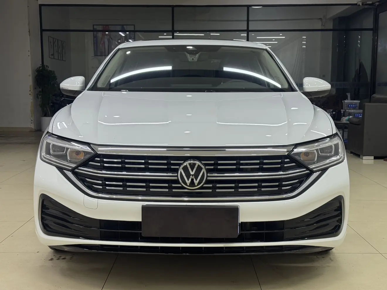 Volkswagen Sagitar  из Китая