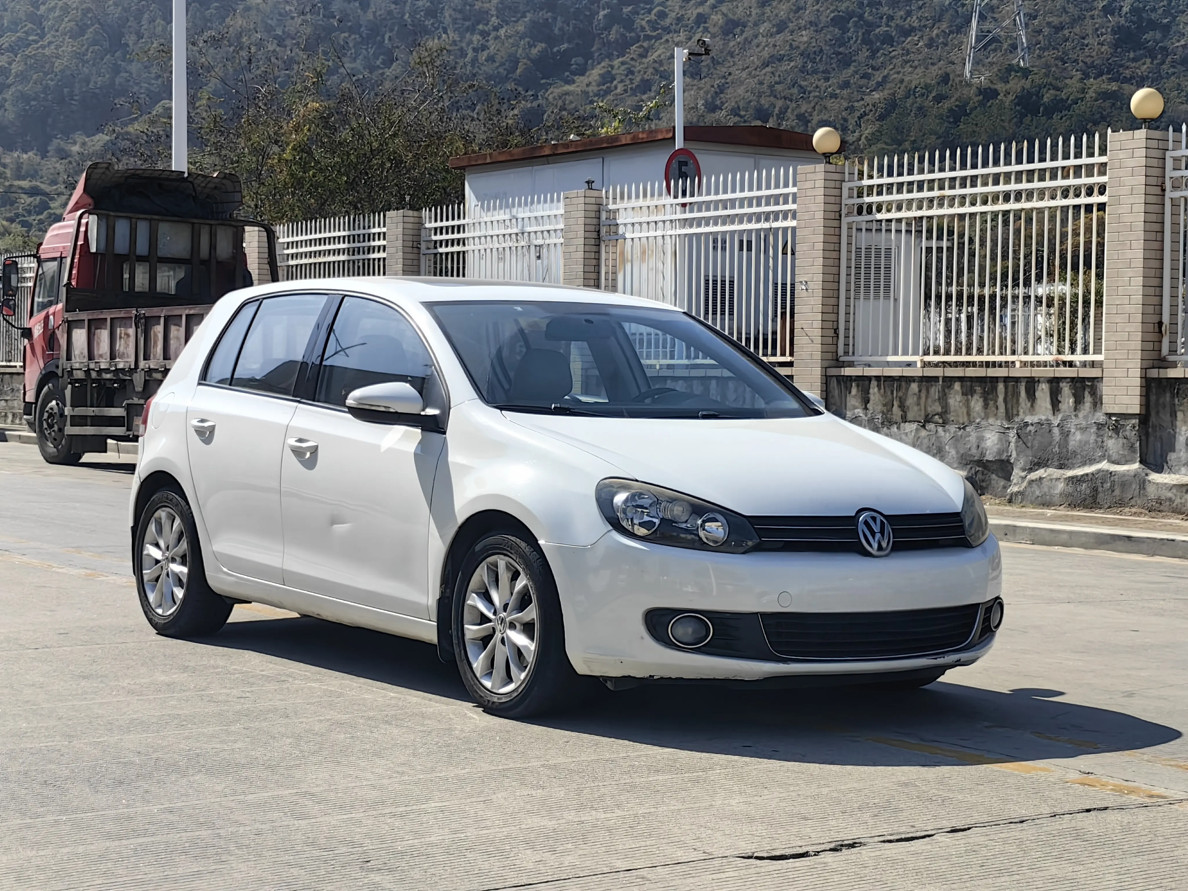 Volkswagen Golf  из Китая