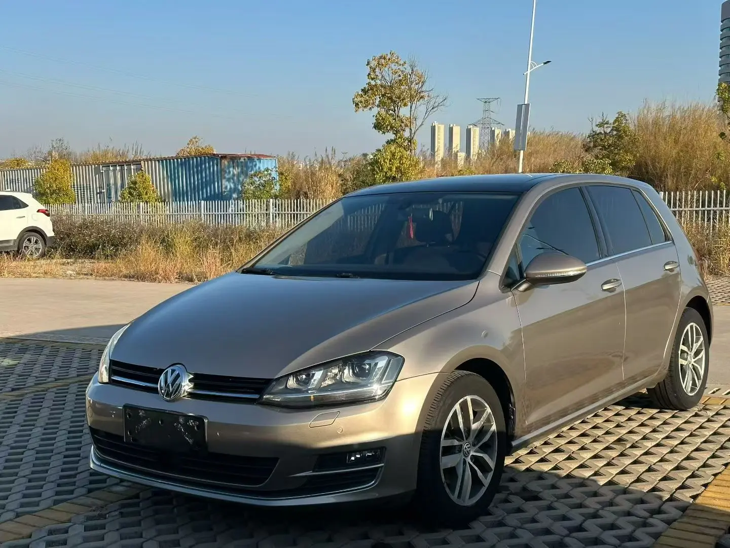 Volkswagen Golf  из Китая