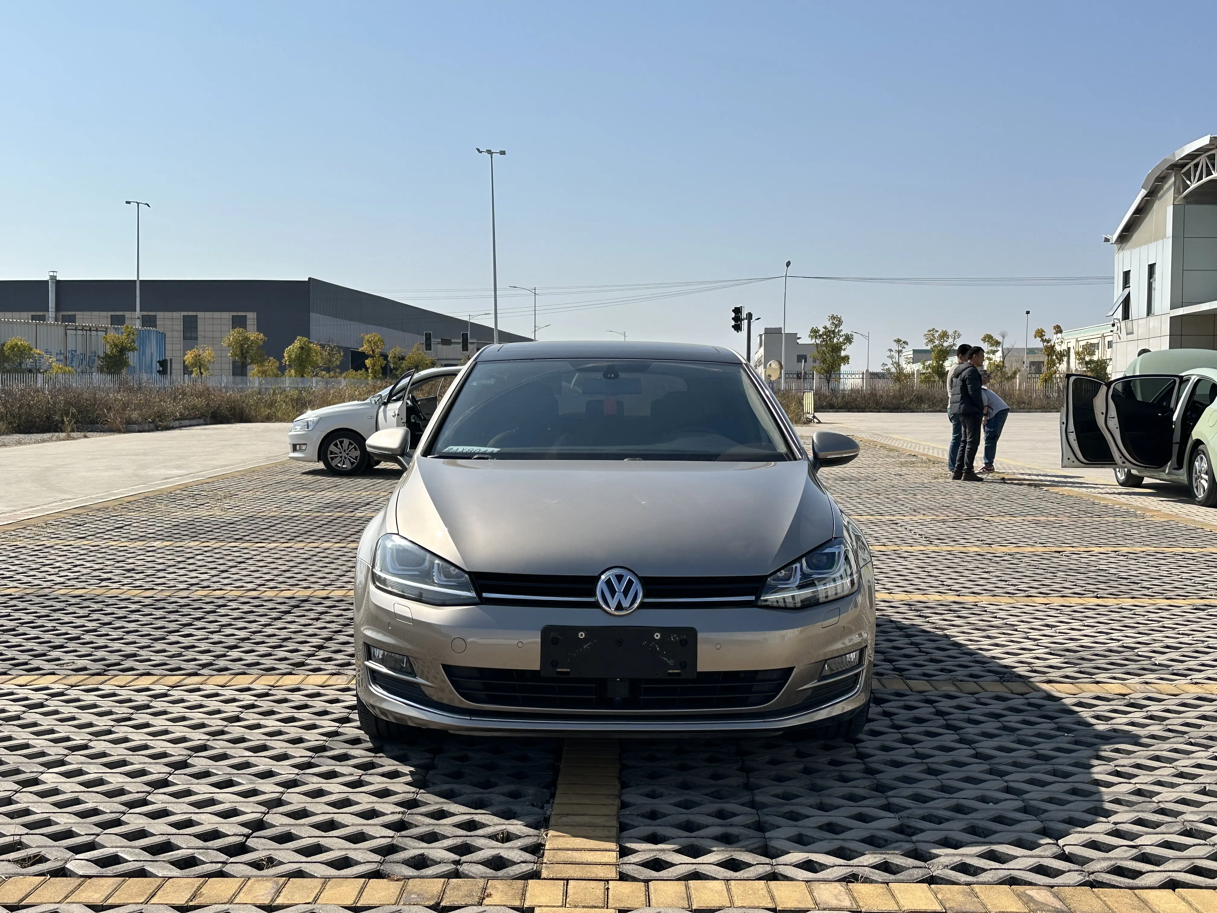 Volkswagen Golf  из Китая