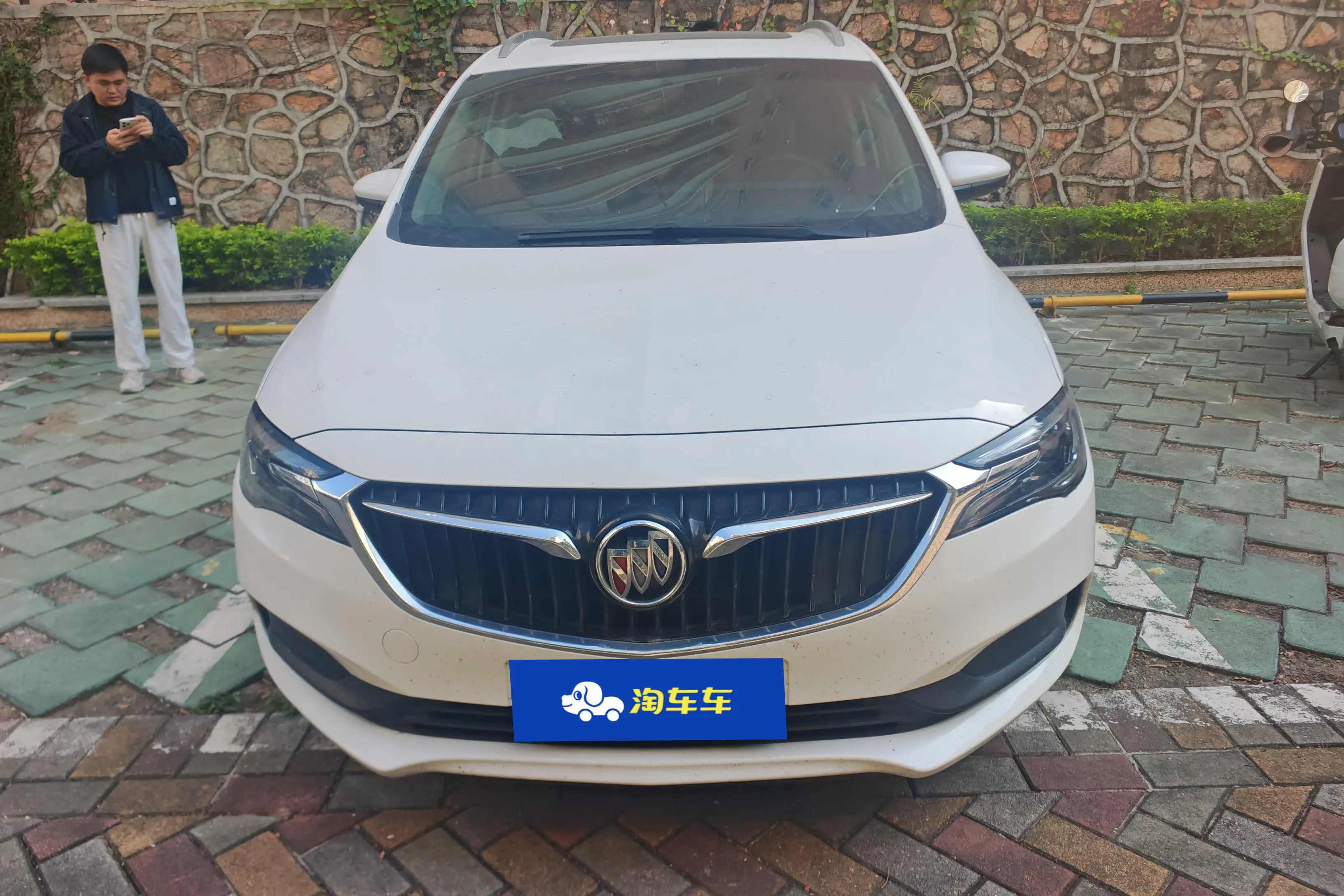 Buick GL6  из Китая