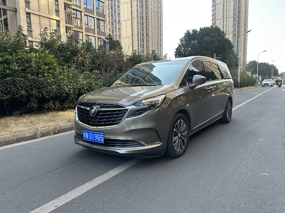 Buick GL8  из Китая