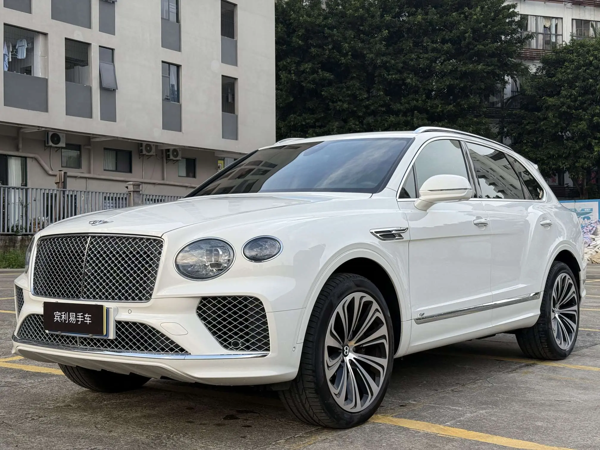Bentley Bentayga  из Китая