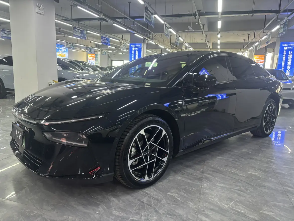 Xpeng P7+  из Китая