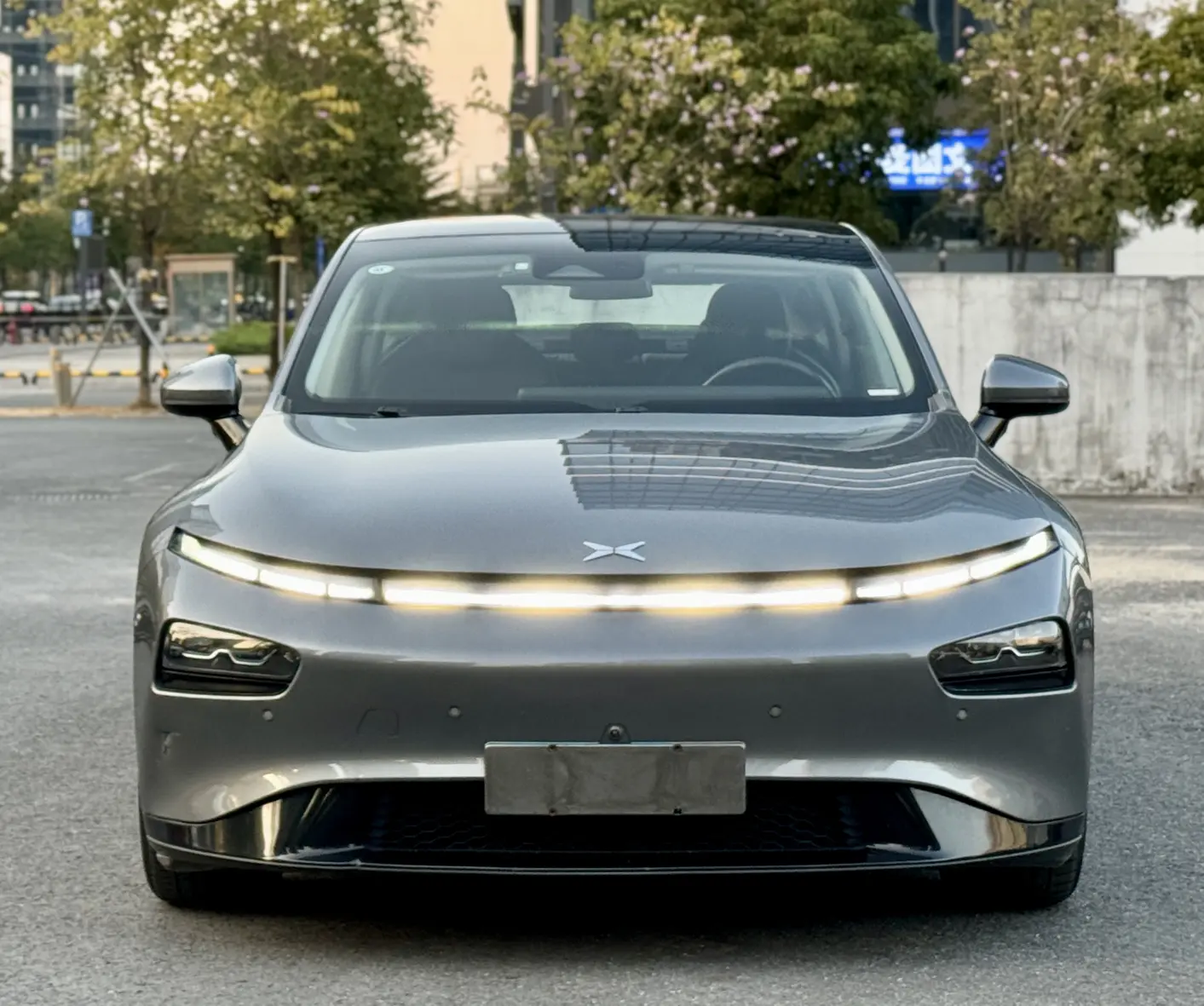 Xpeng P7  из Китая