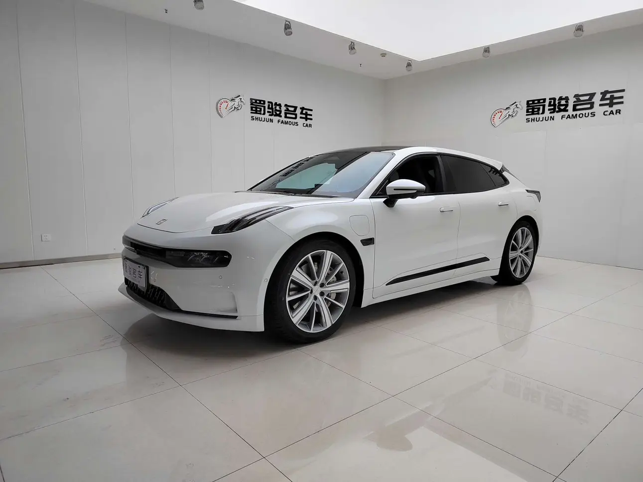 ZEEKR 001  из Китая