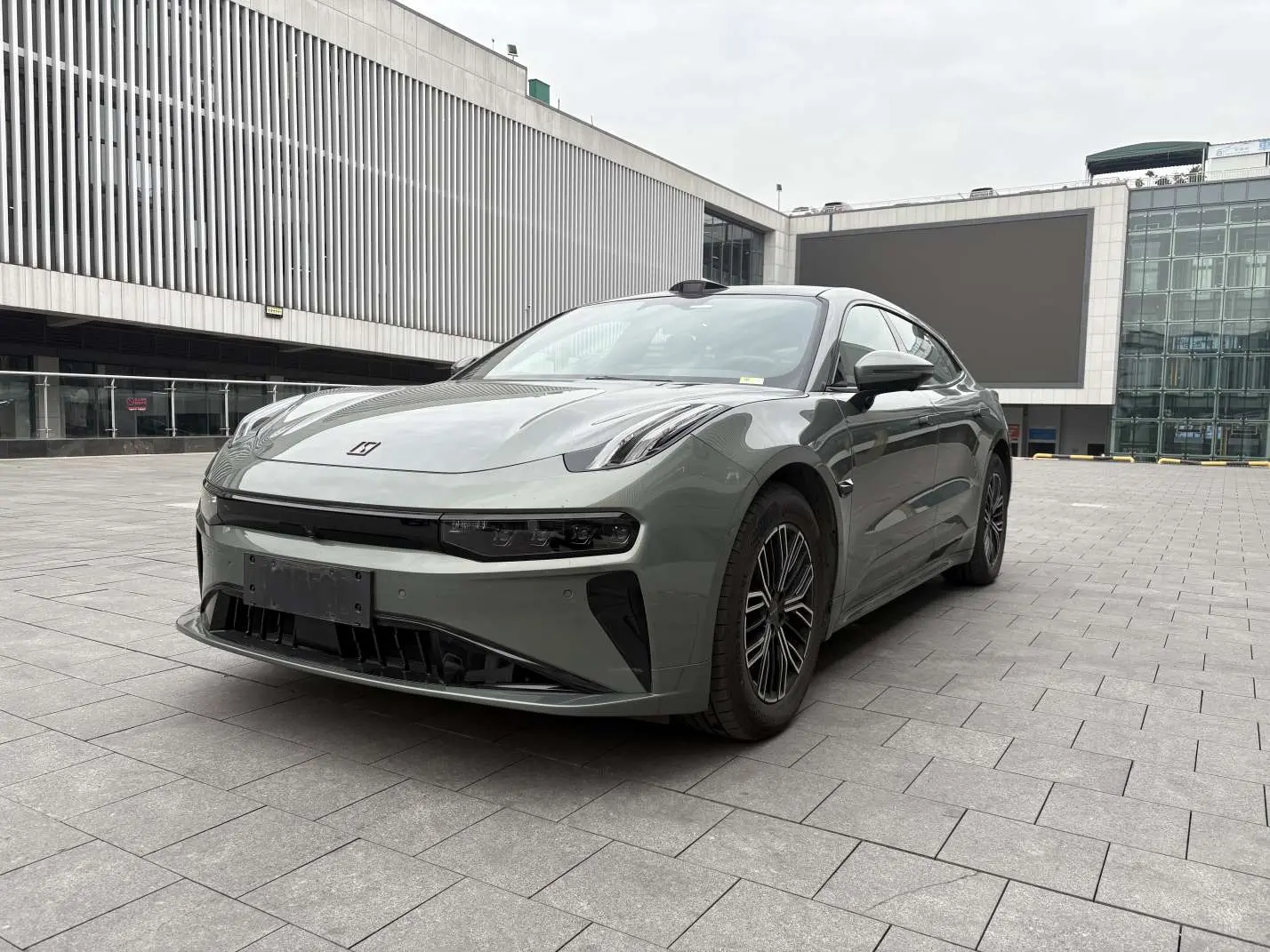 ZEEKR 001  из Китая