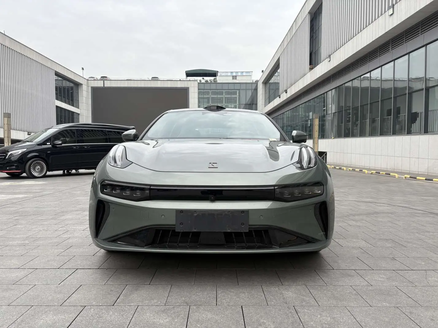 ZEEKR 001  из Китая