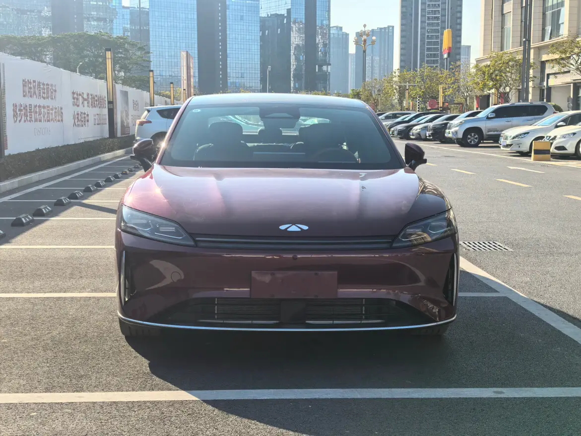 Chery Fengyun A9L  из Китая