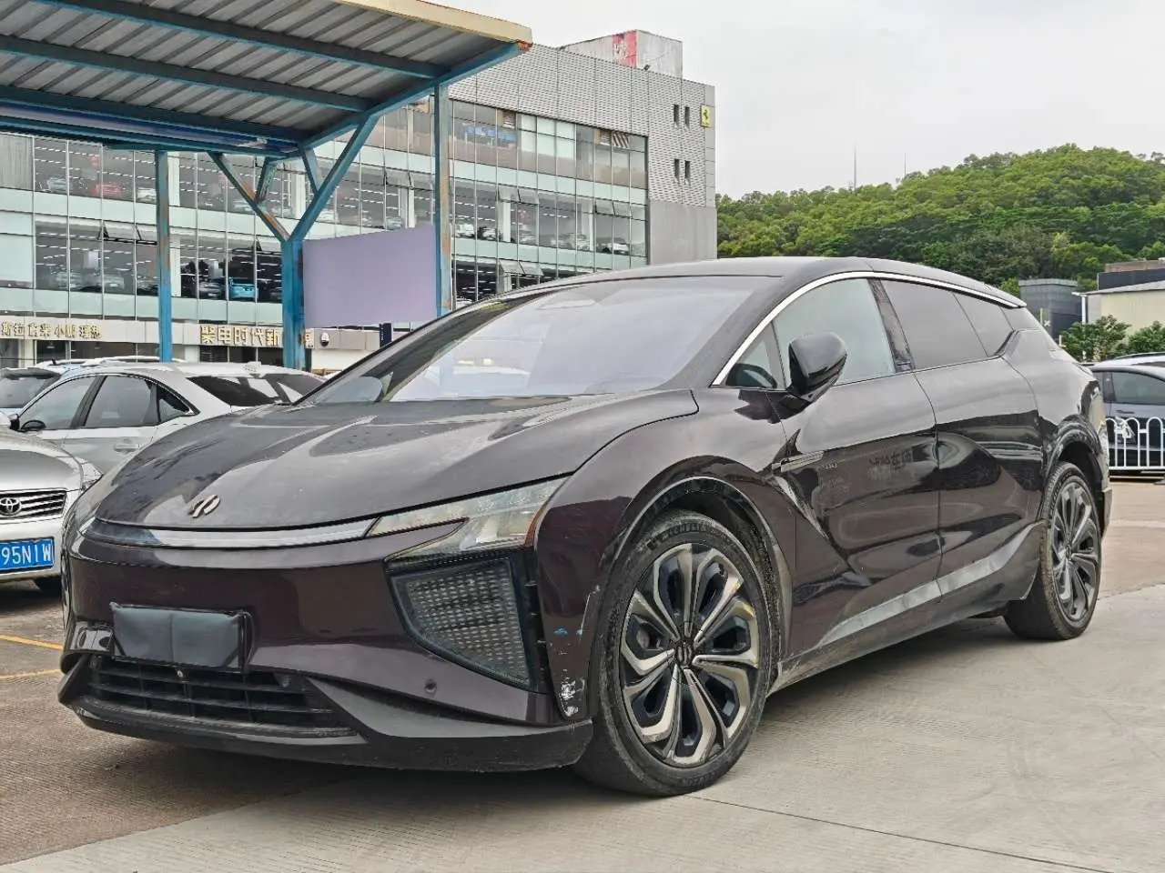 HiPhi X  из Китая