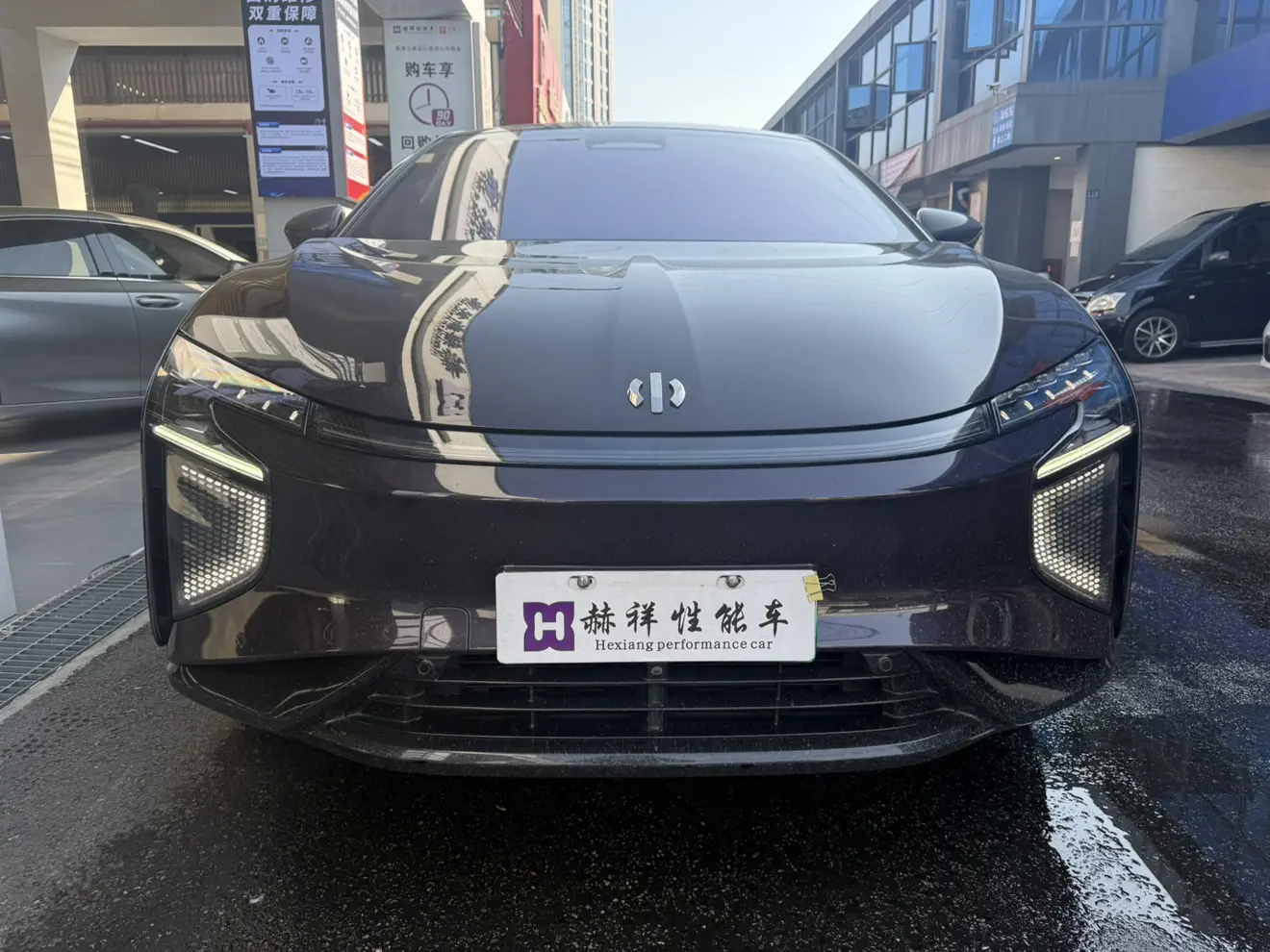 HiPhi X  из Китая