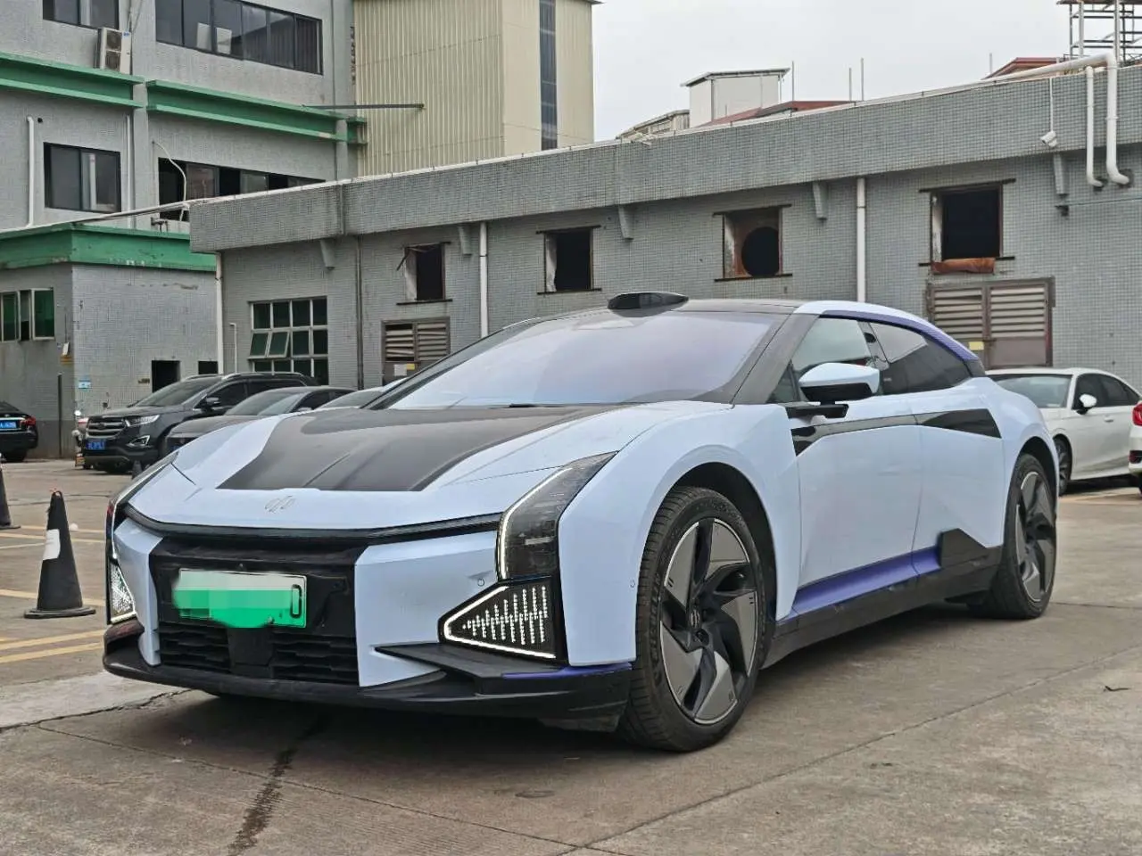 HiPhi Z  из Китая