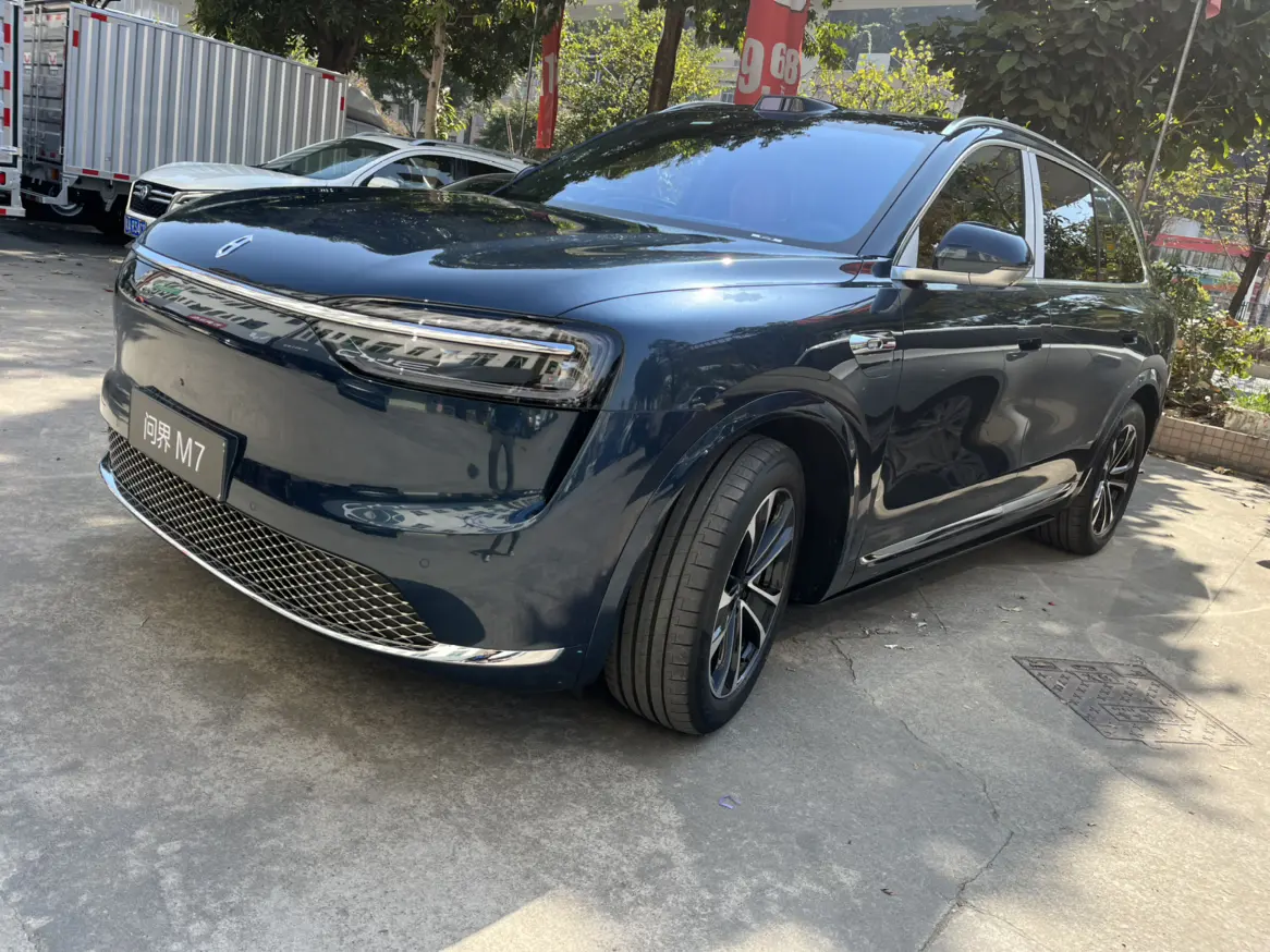 AITO M7 (Wenjie M7)  из Китая