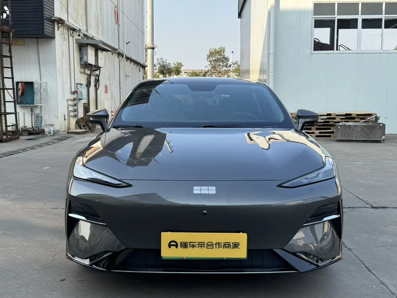 Geely Galaxy E8  из Китая