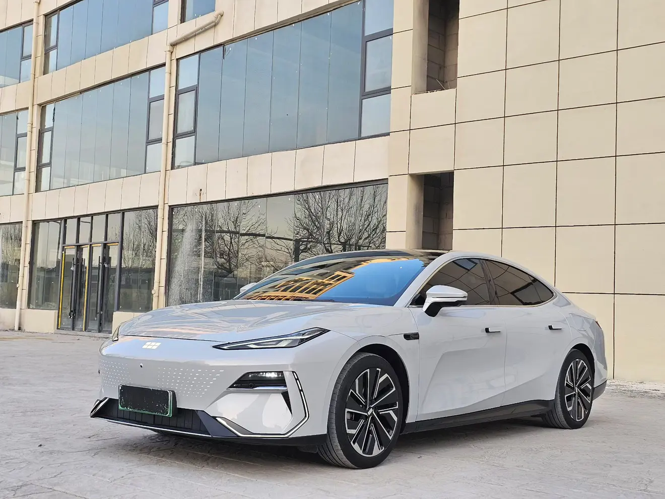 Geely Galaxy E8  из Китая