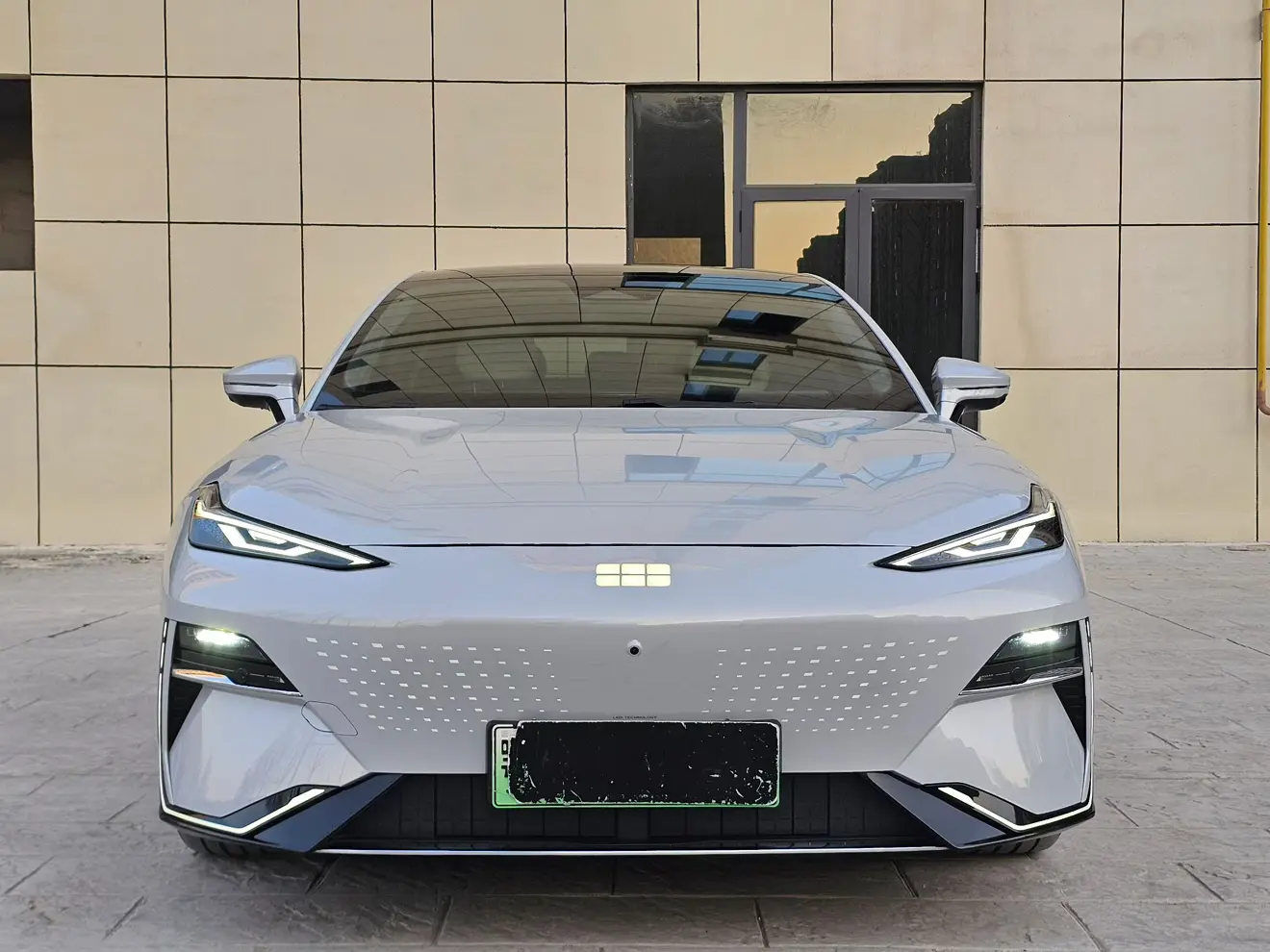 Geely Galaxy E8  из Китая