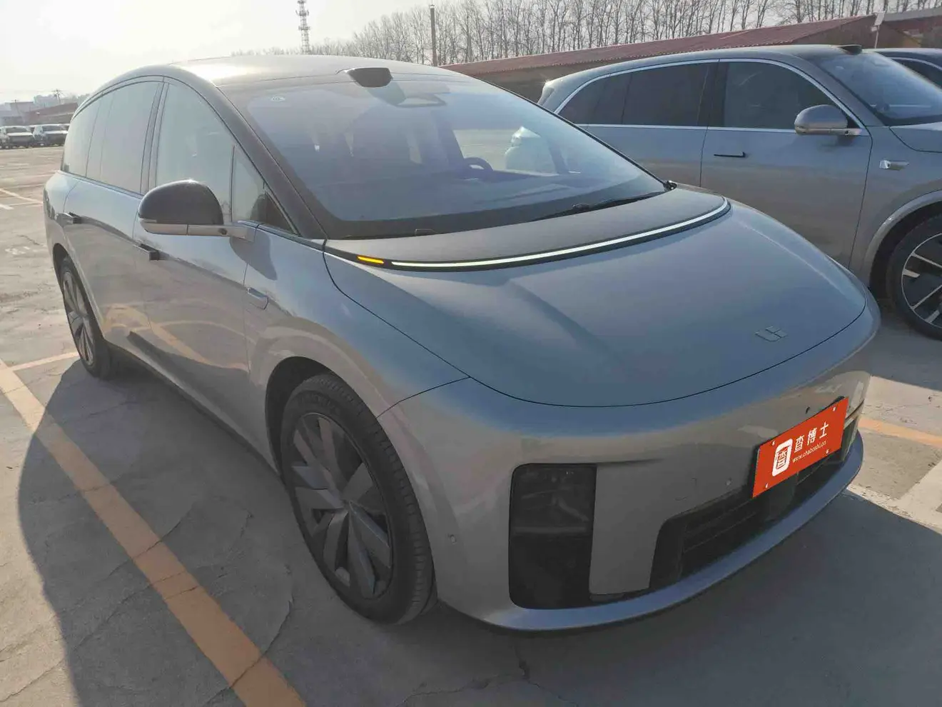 Li Ideal i8  из Китая