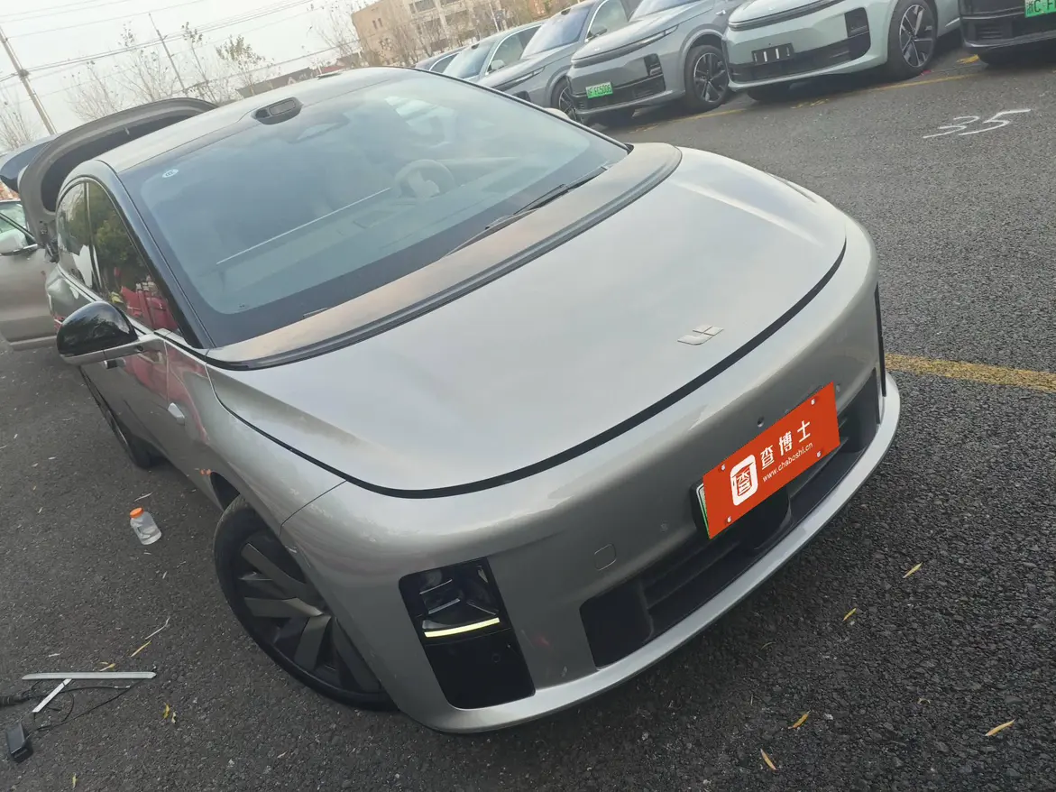 Li Ideal i6  из Китая