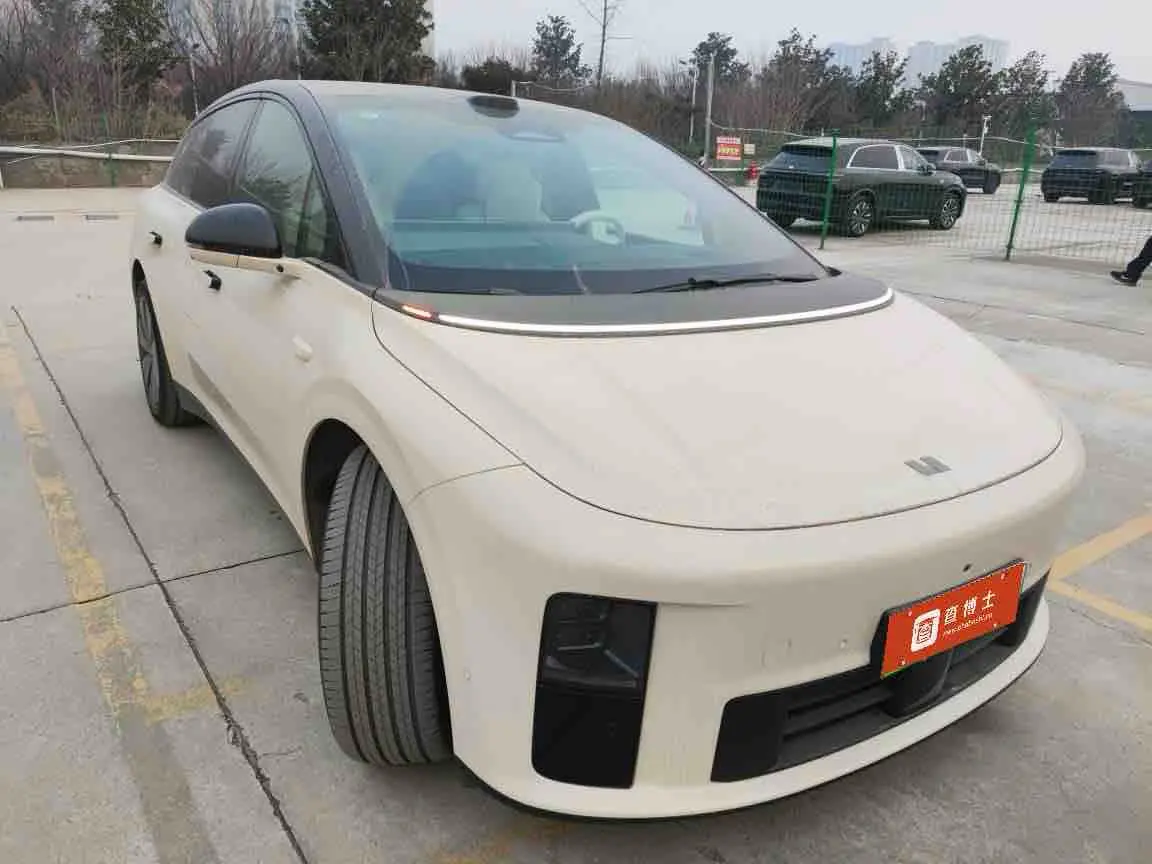 Li Ideal i6  из Китая