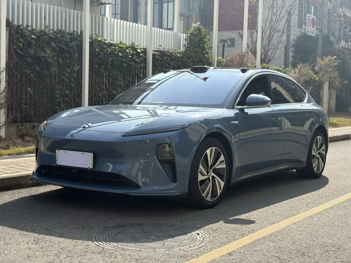 NIO ET5  из Китая
