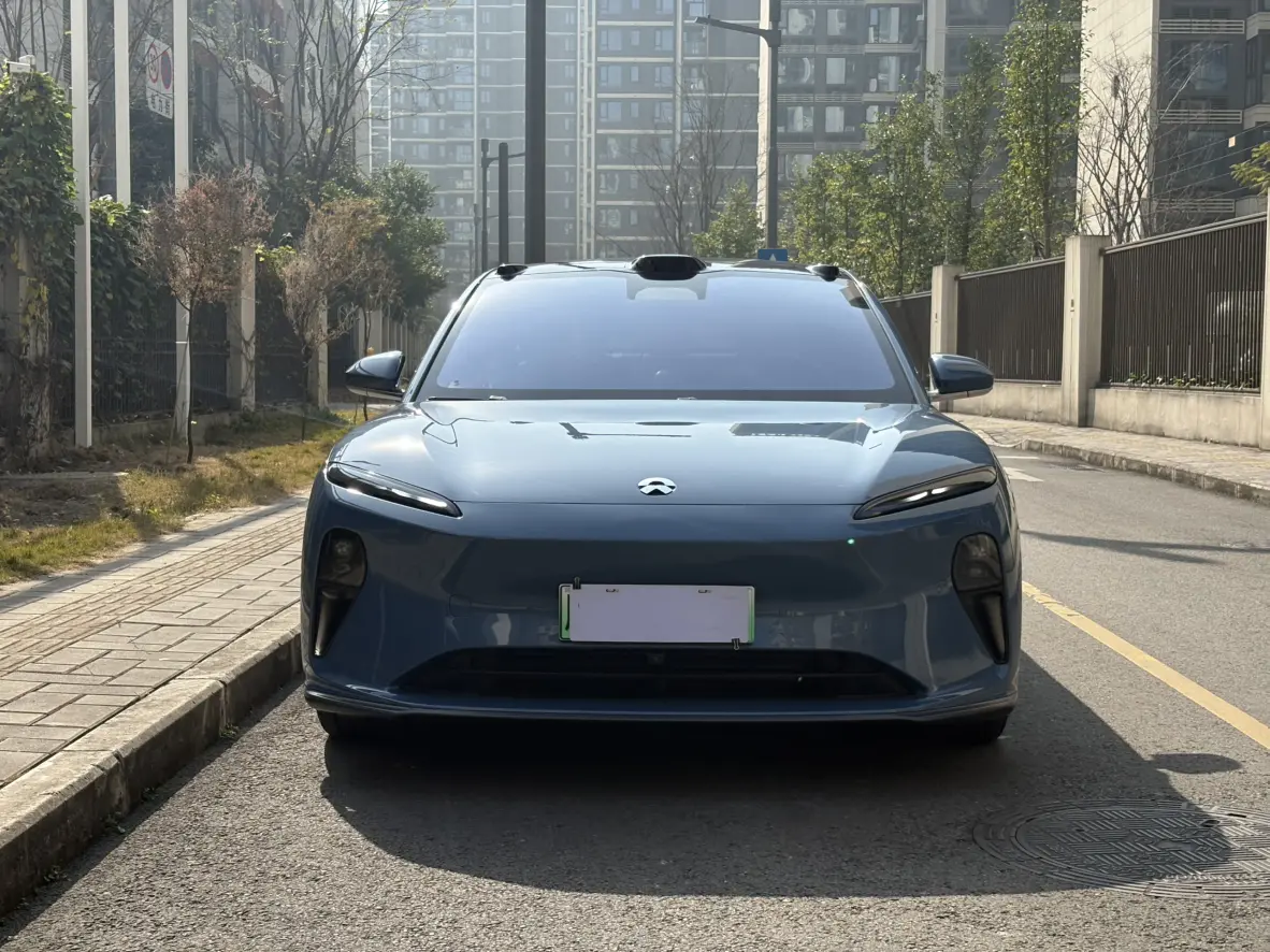 NIO ET5  из Китая