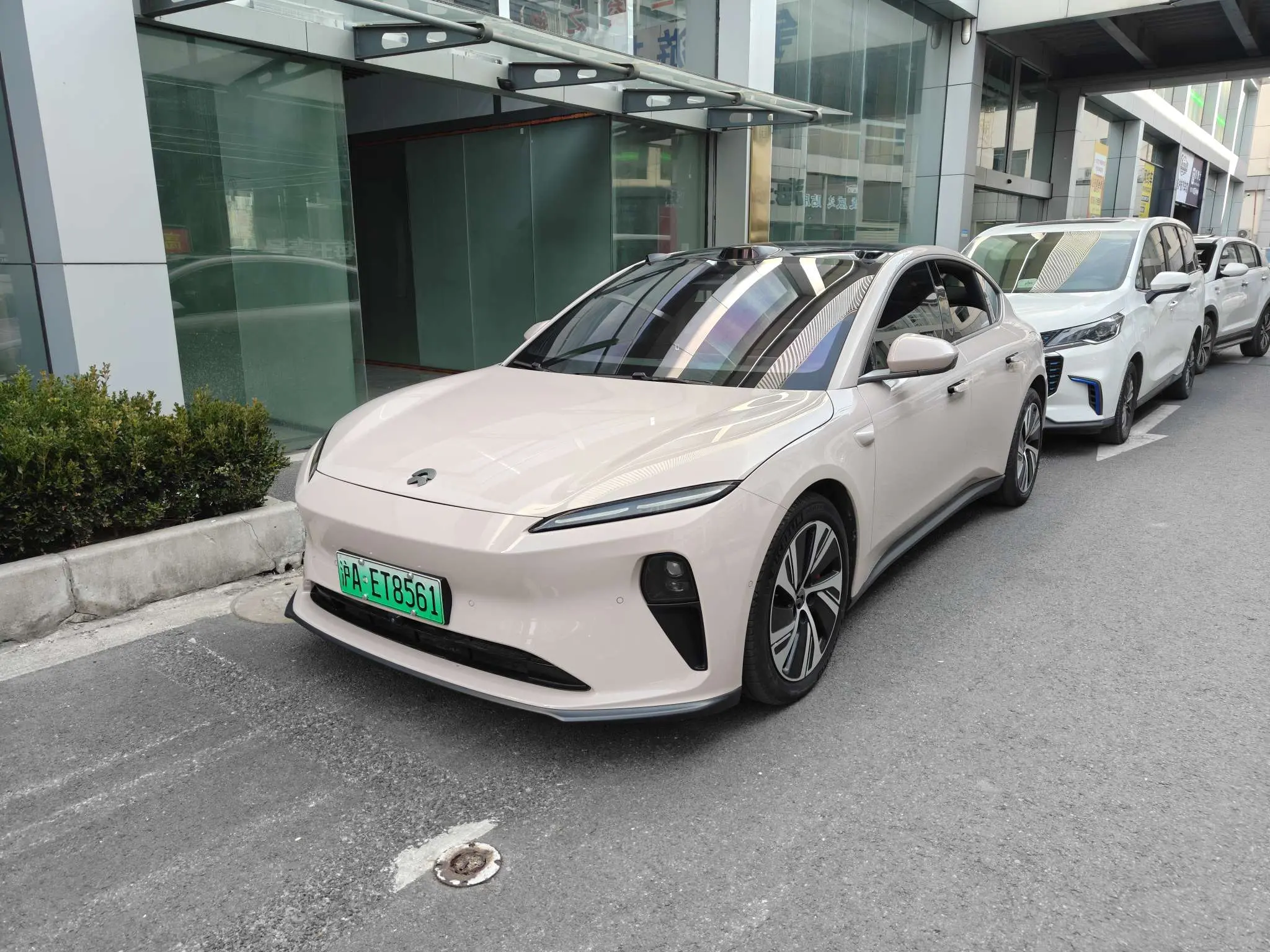 NIO ET5  из Китая