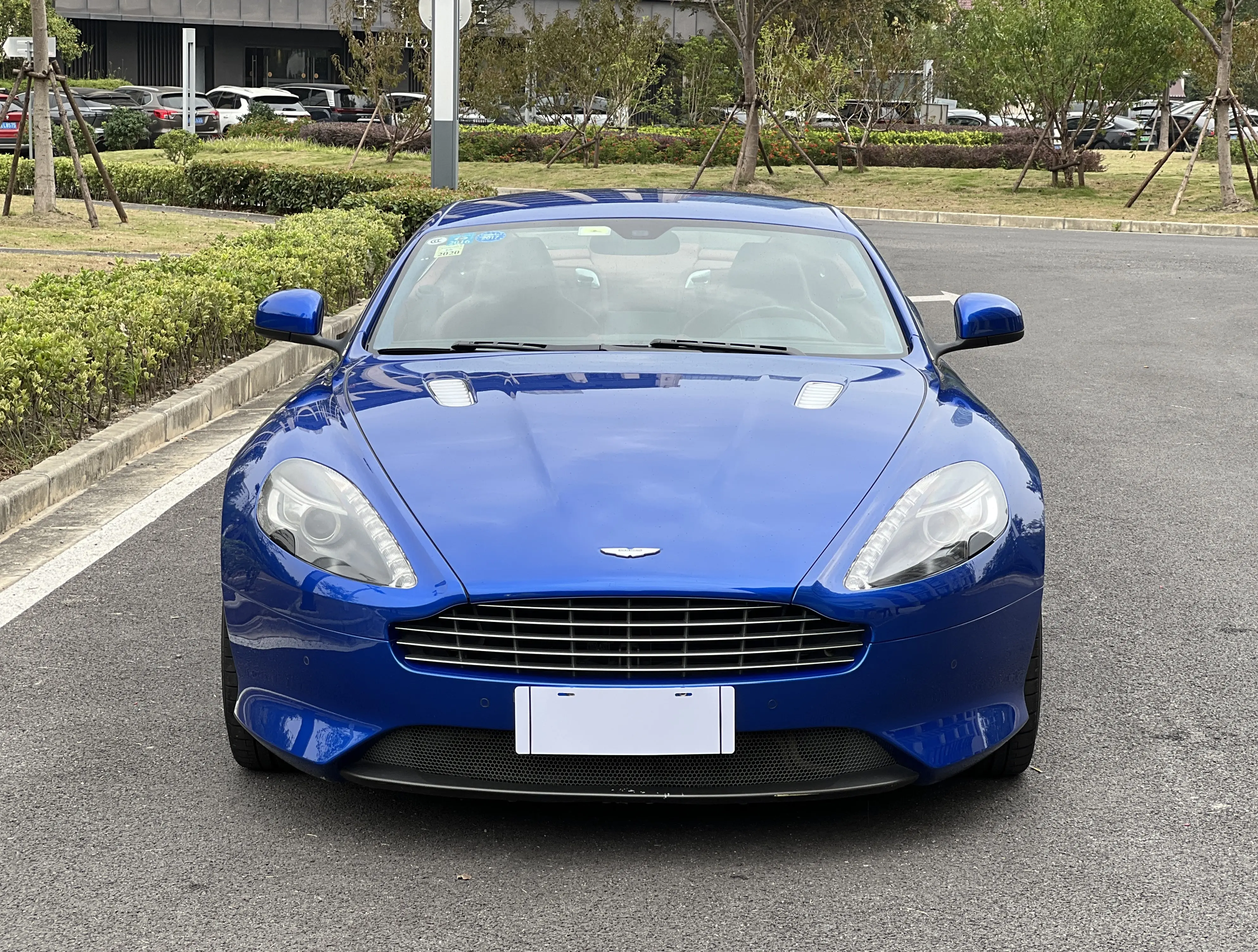 Aston Martin DB9  из Китая