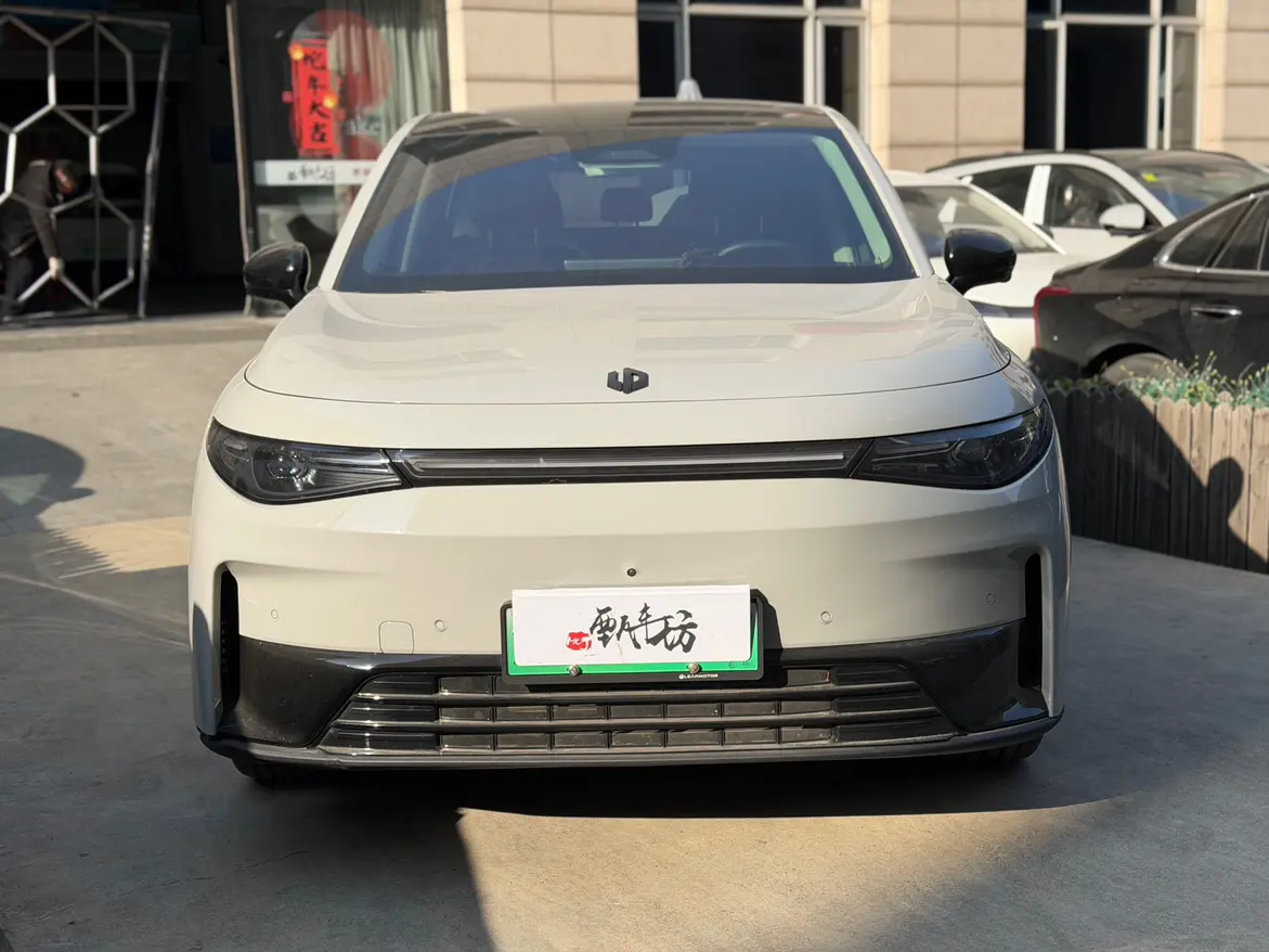 Leapmotor Zero running C10  из Китая