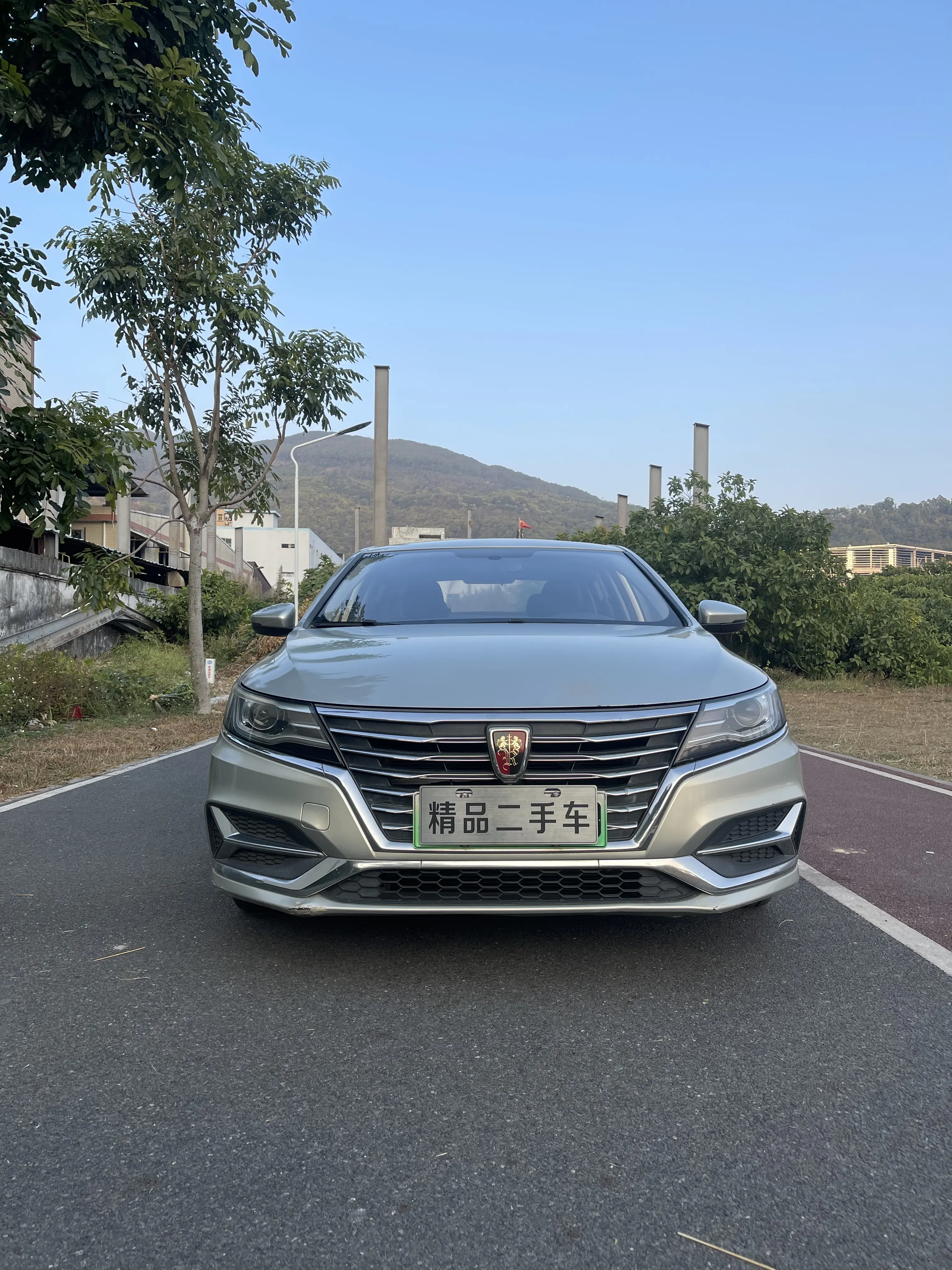 Roewe ei6  из Китая