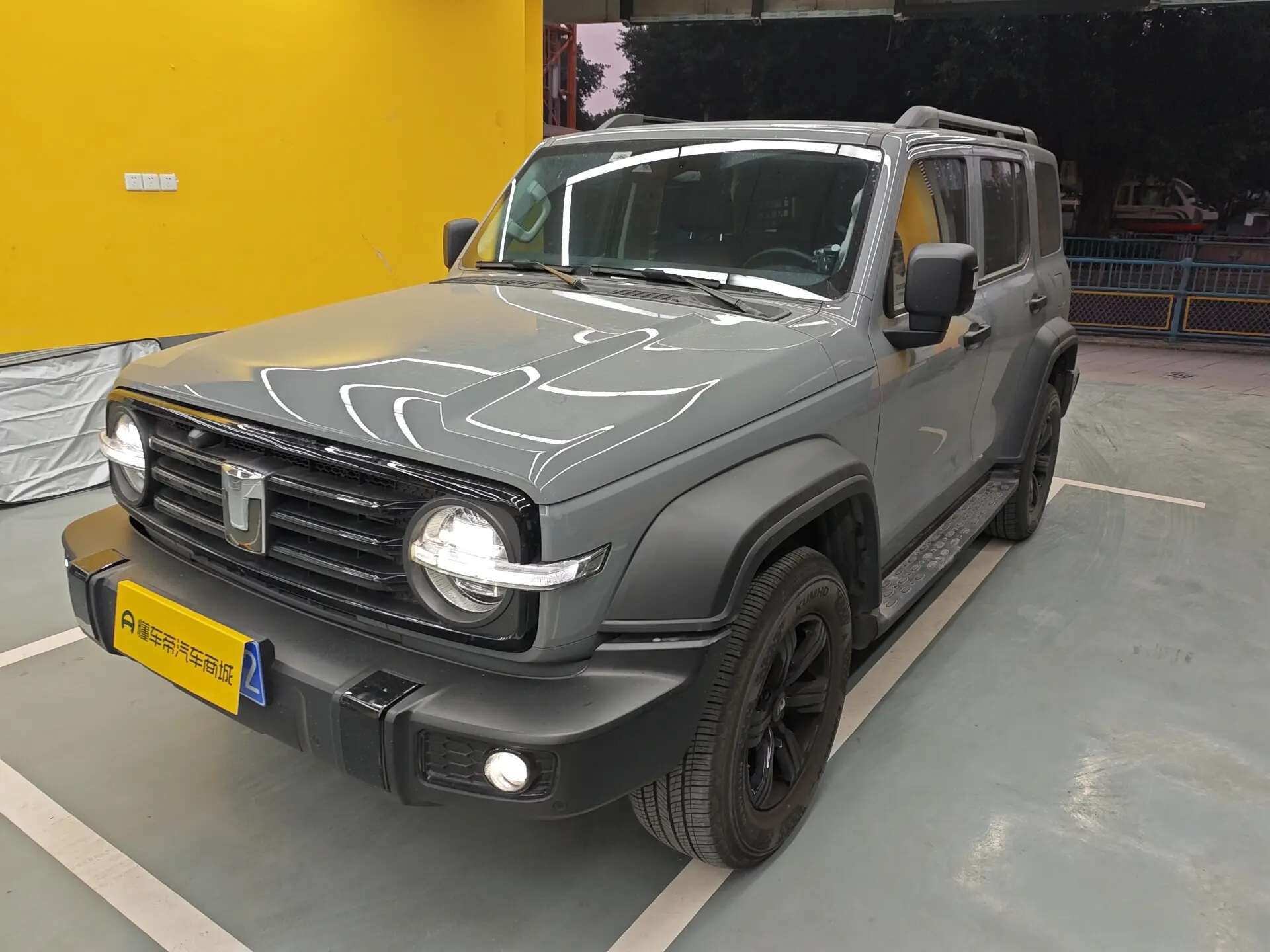 Tank 300  из Китая