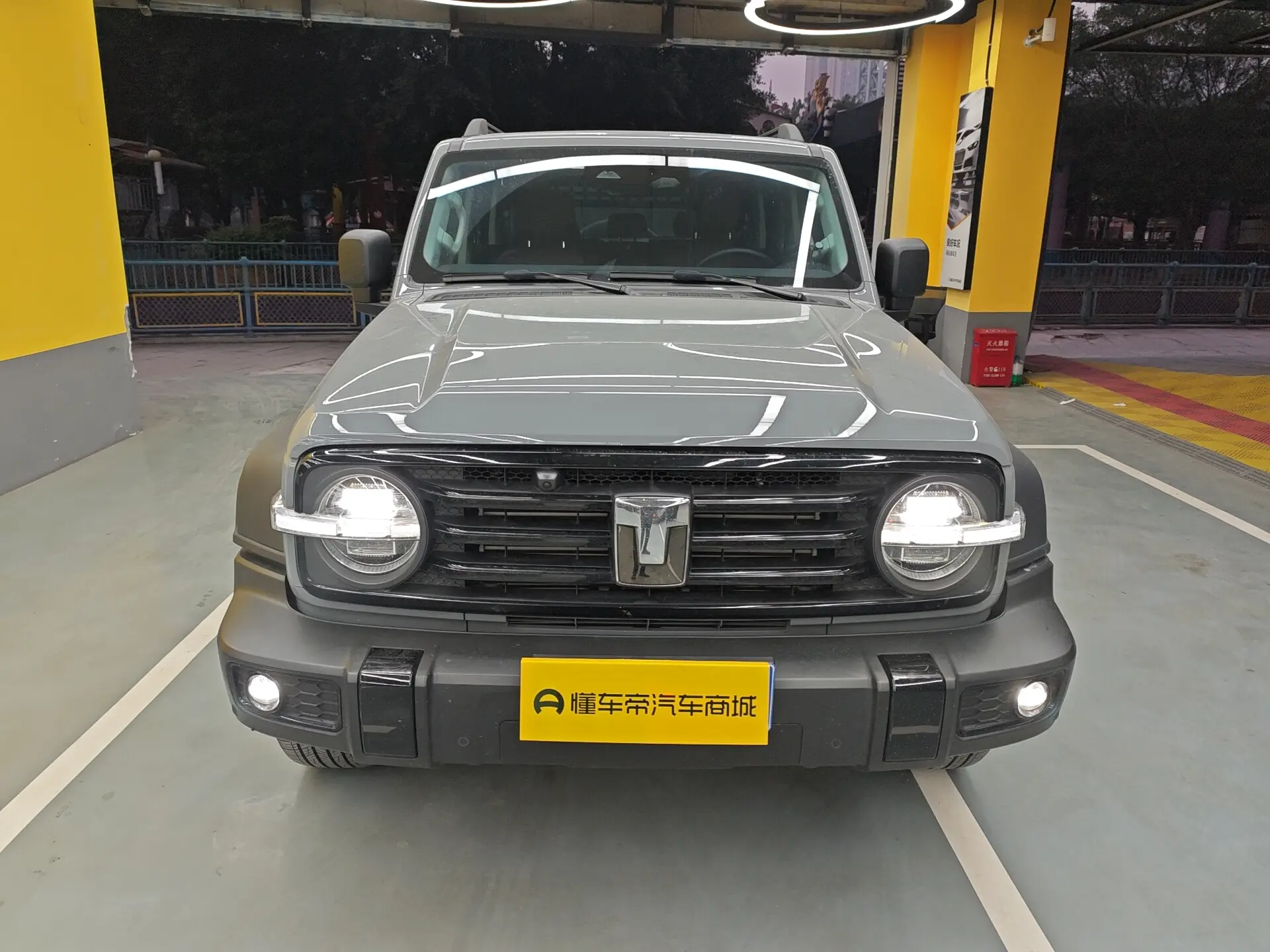 Tank 300  из Китая