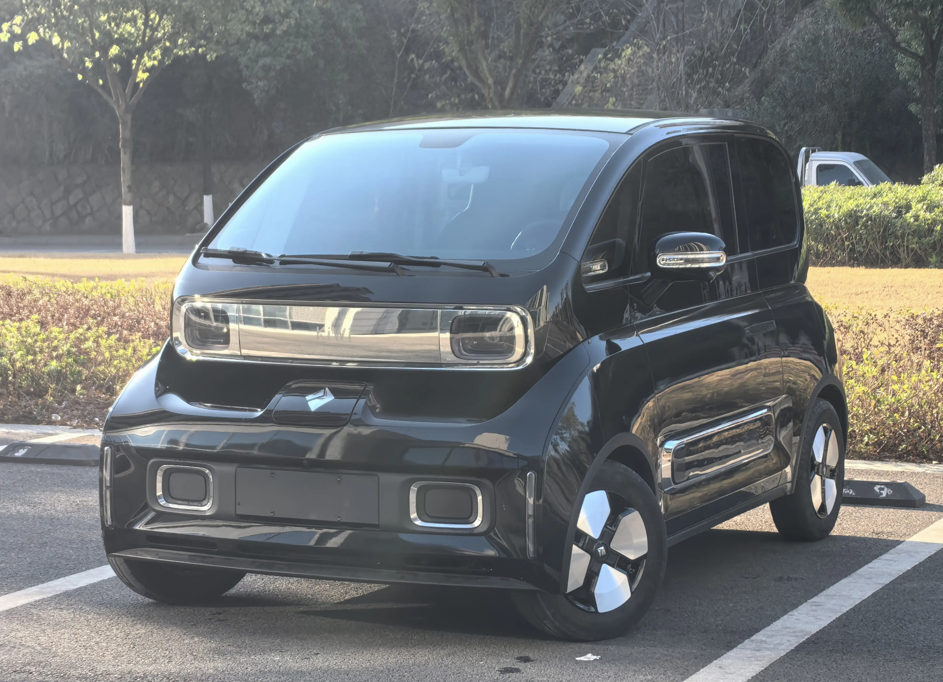 Baojun KiWi EV  из Китая