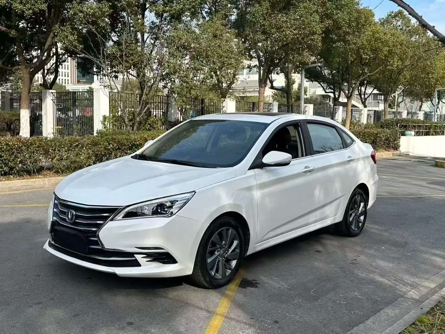 Changan Eado DT  из Китая
