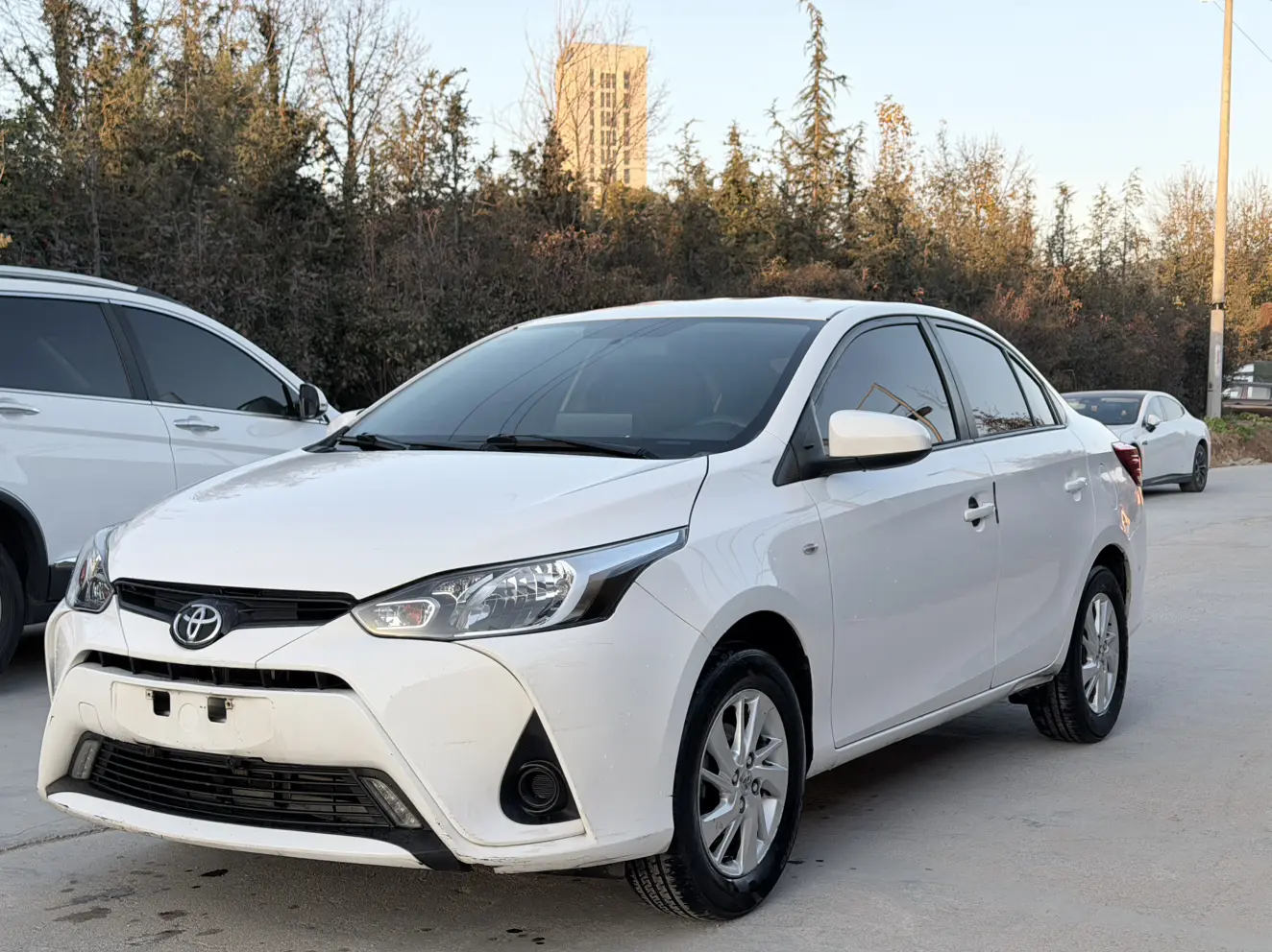 Toyota YARiS L Enjoy  из Китая