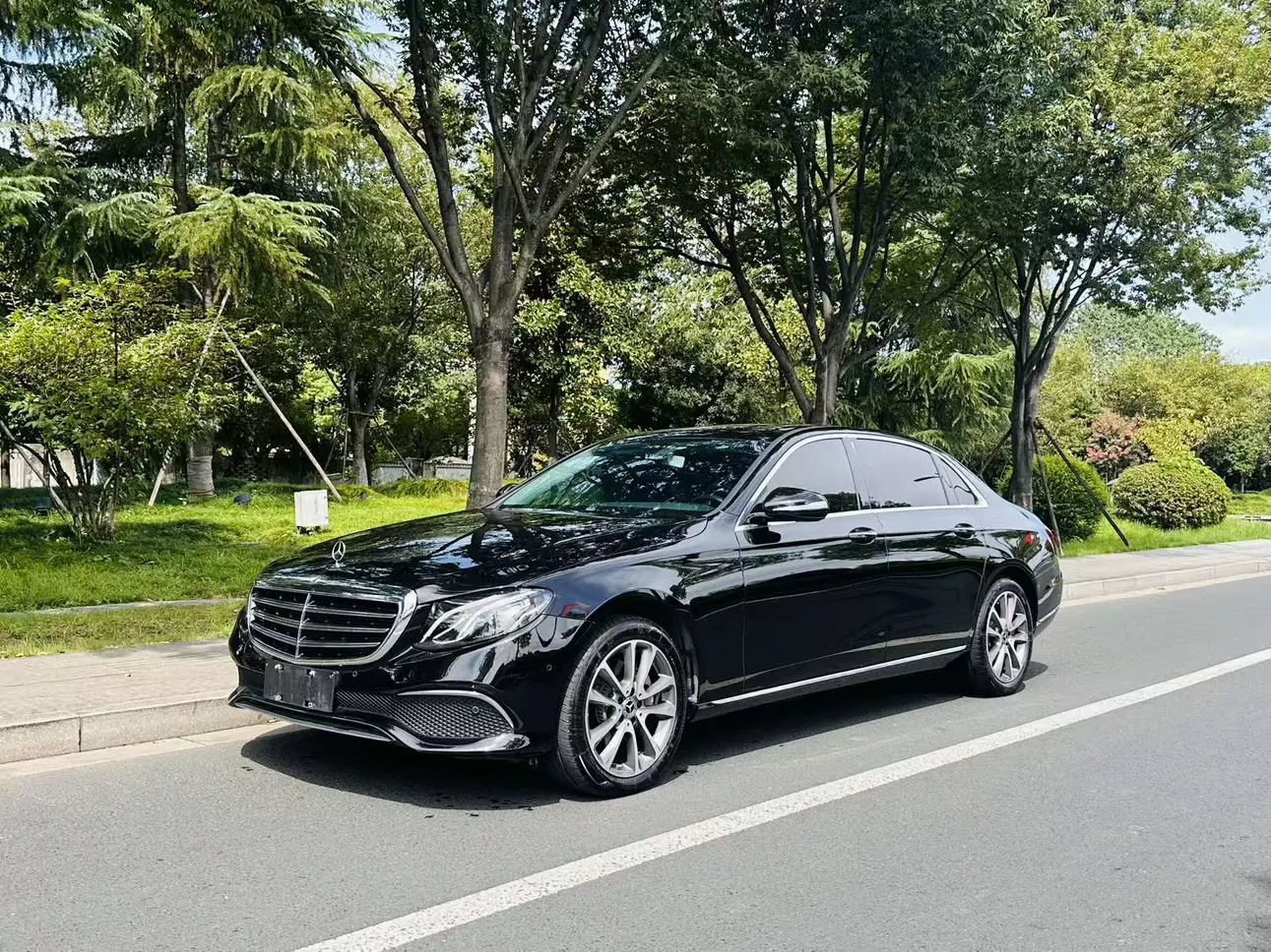 Mercedes-Benz E-Class  из Китая