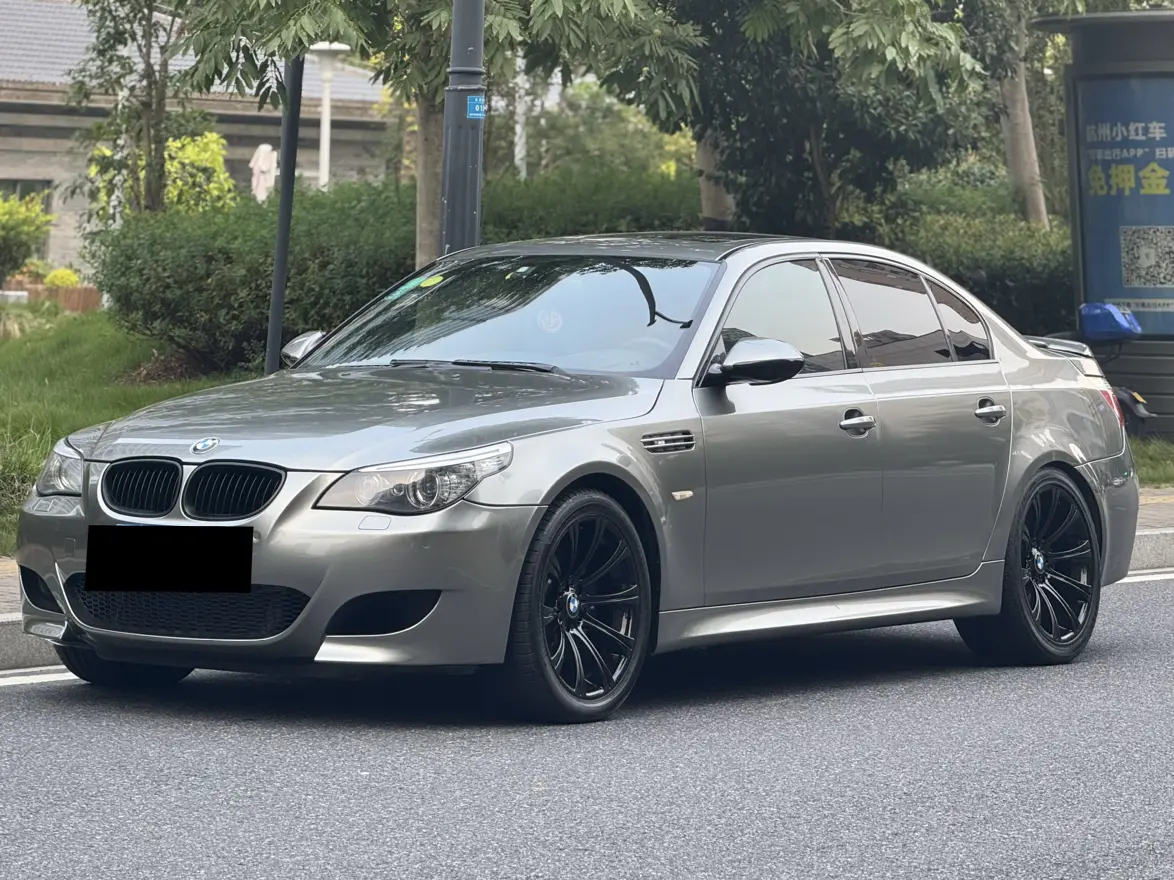 BMW M5  из Китая